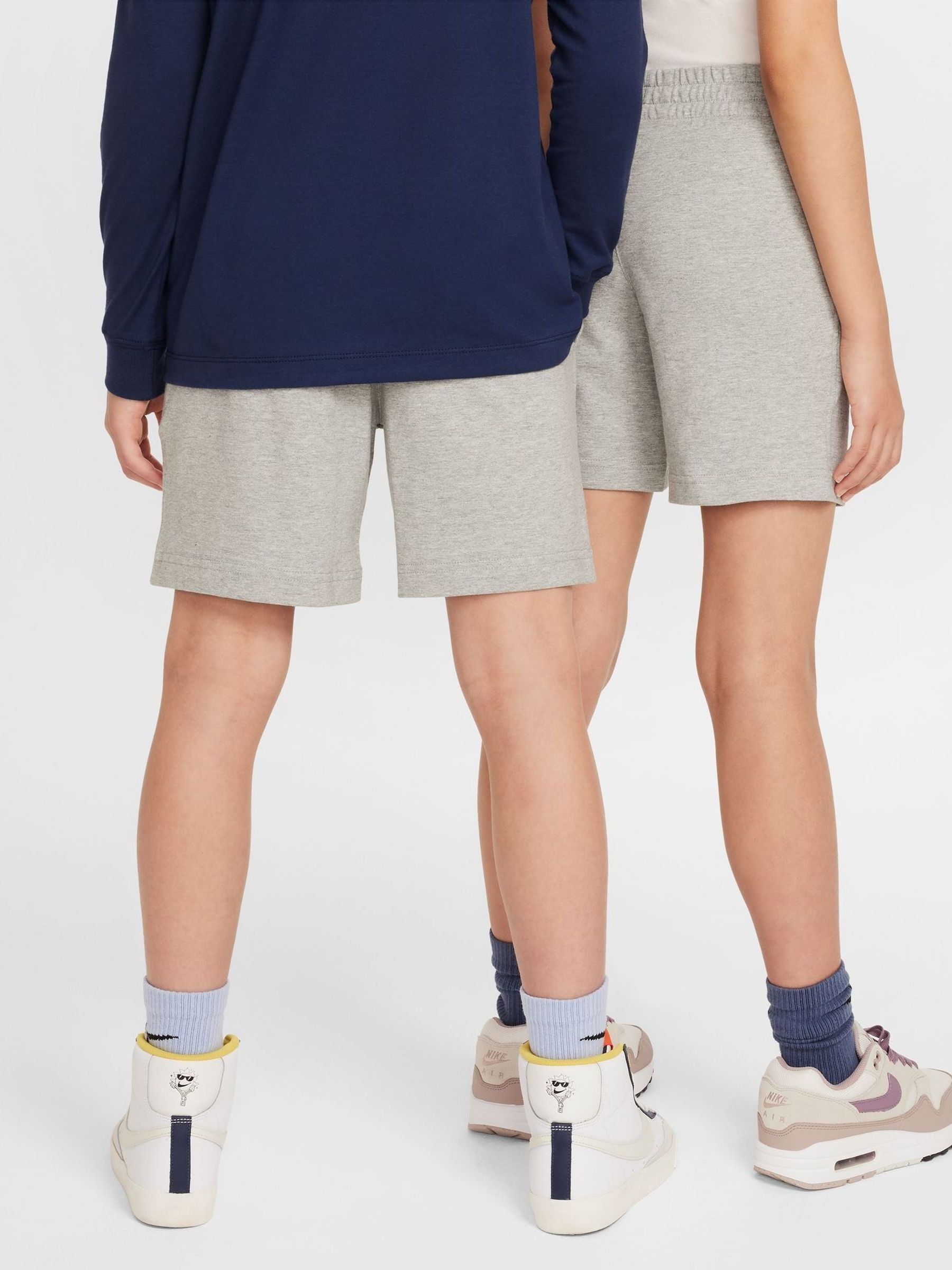 Dsiney Kidz - Nike Dark Grey Heather Sportswear Club Shorts image 4