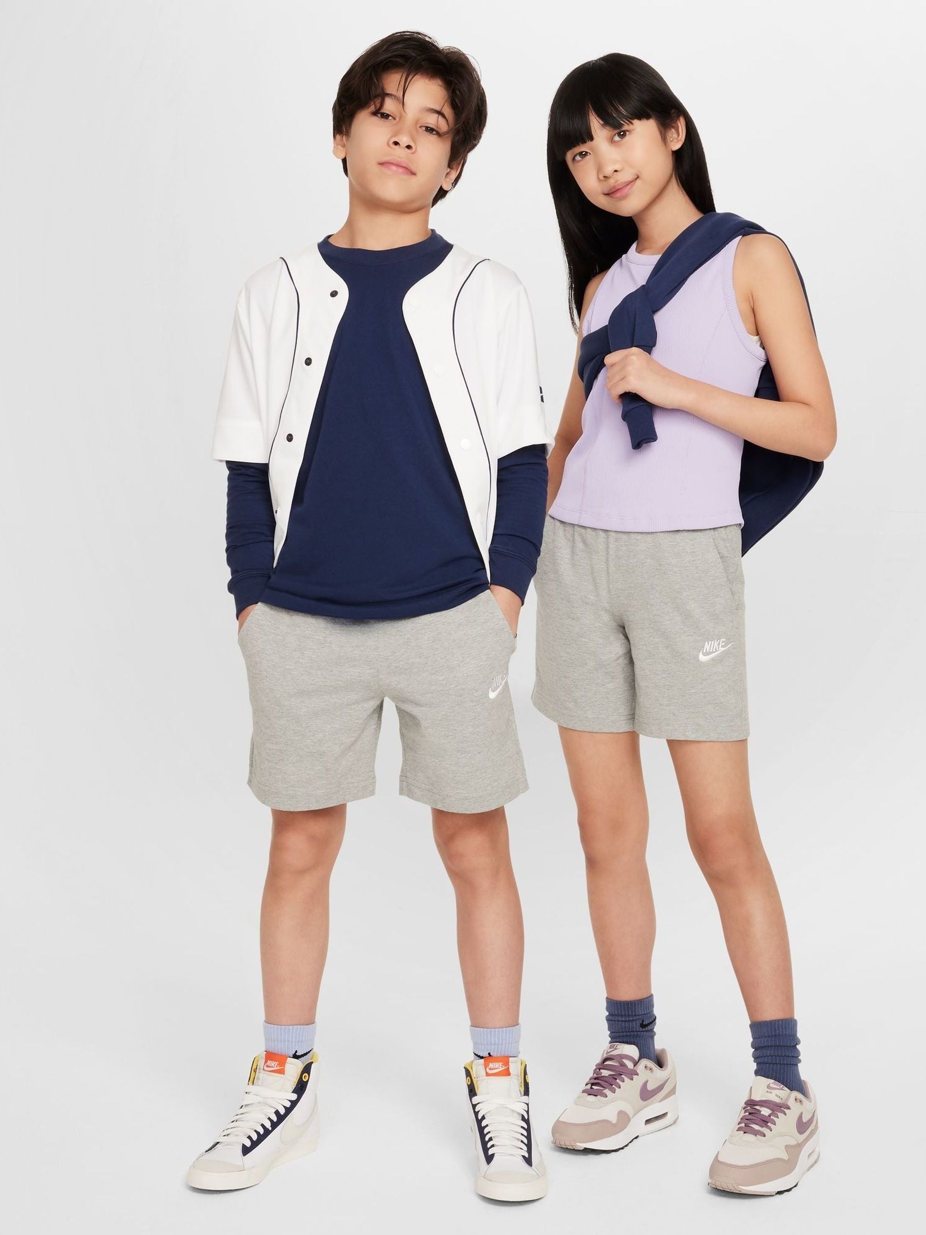 Dsiney Kidz - Nike Dark Grey Heather Sportswear Club Shorts image 5