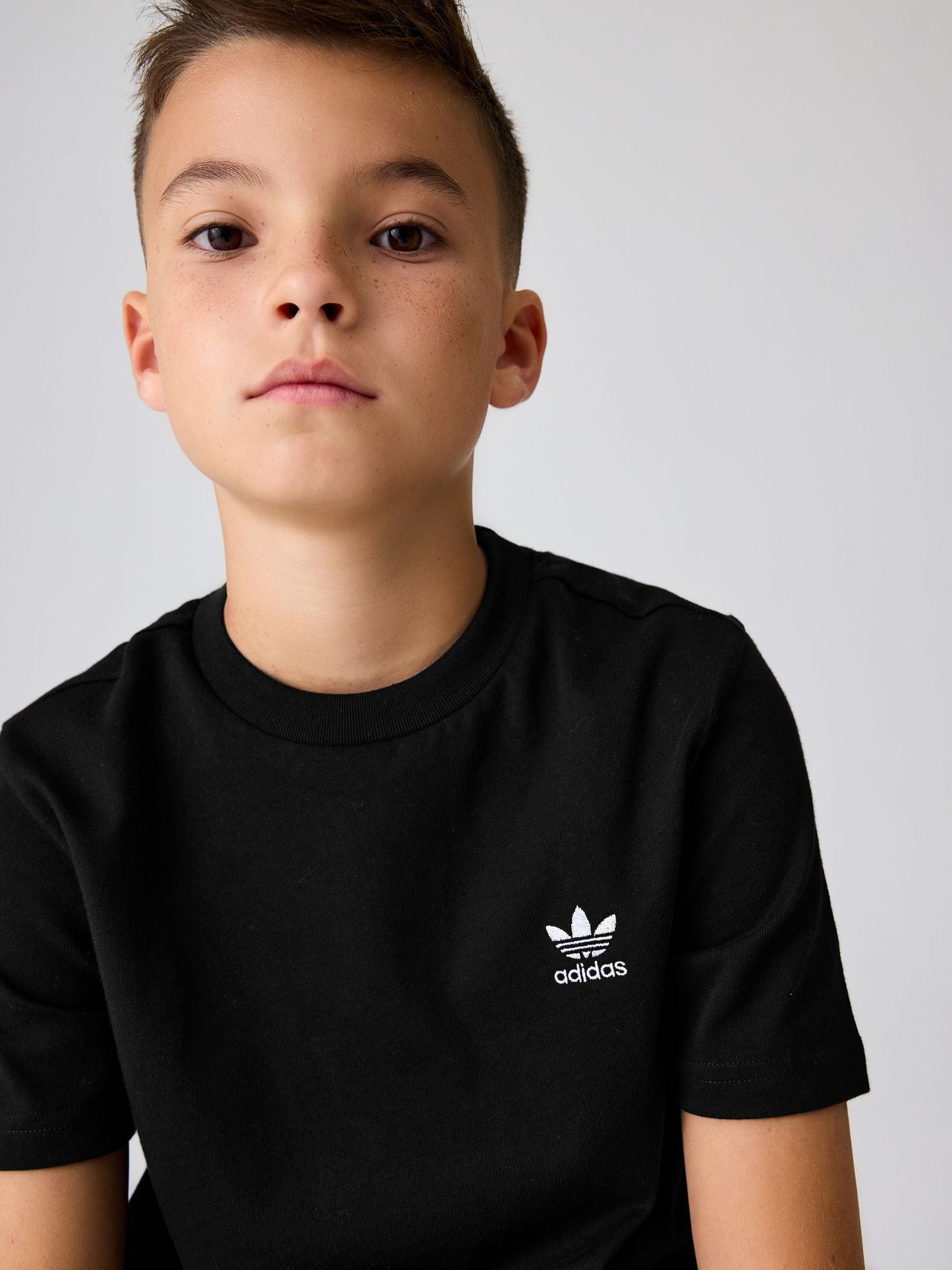 Dsiney Kidz - adidas Originals Black T-Shirt image 6
