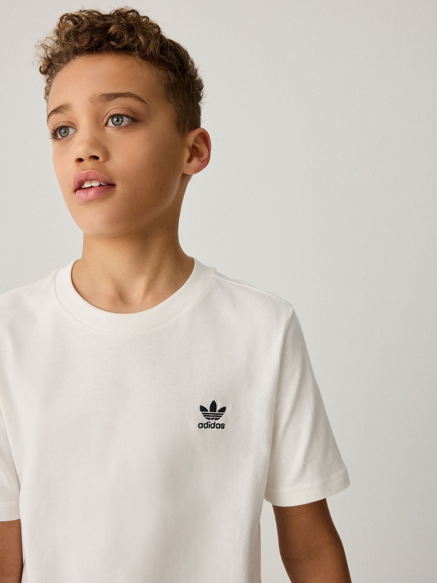 Dsiney Kidz - adidas Originals White T-Shirt image 5