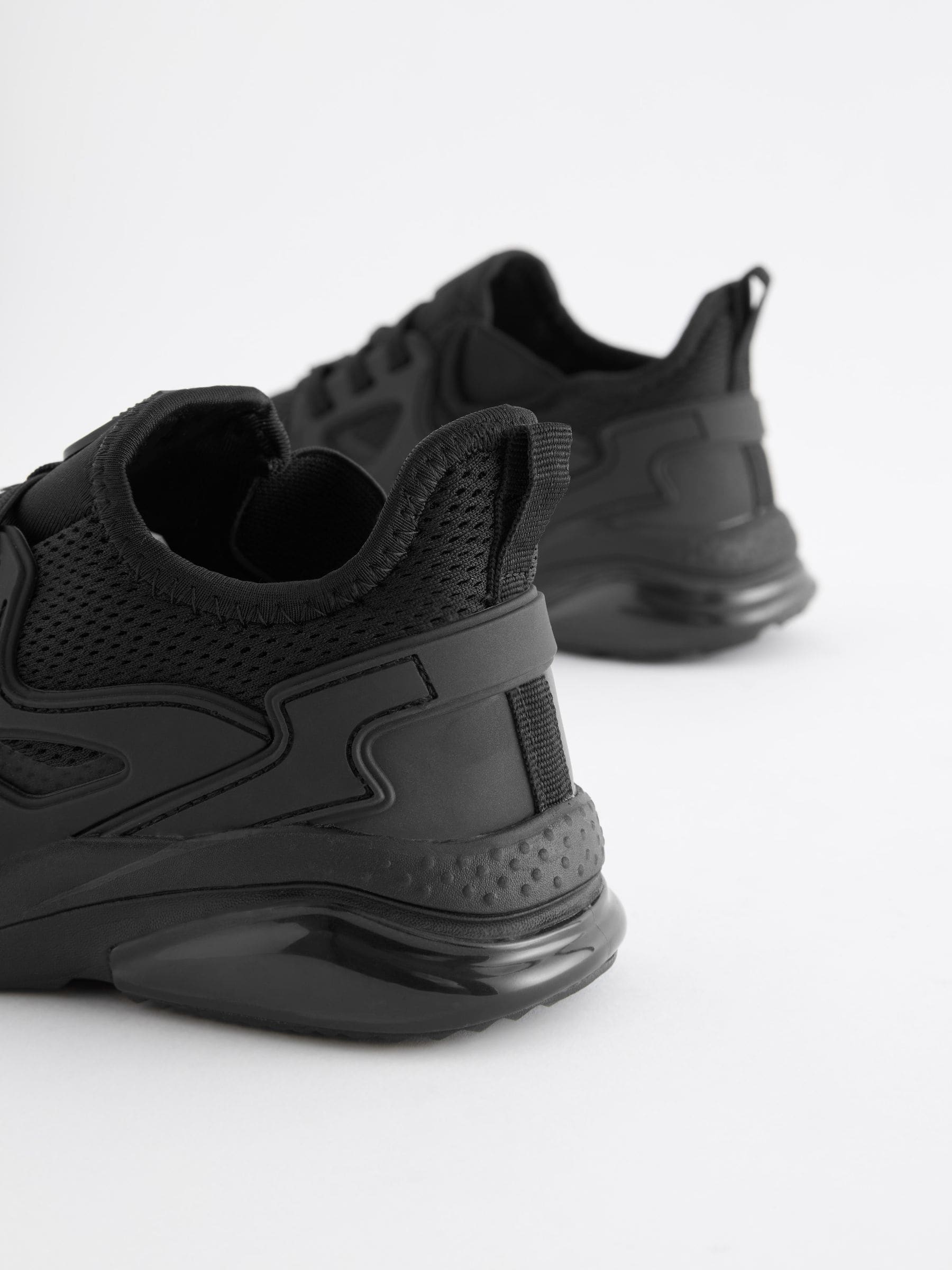 Black Standard Fit (F) Elastic Lace Trainers image 4