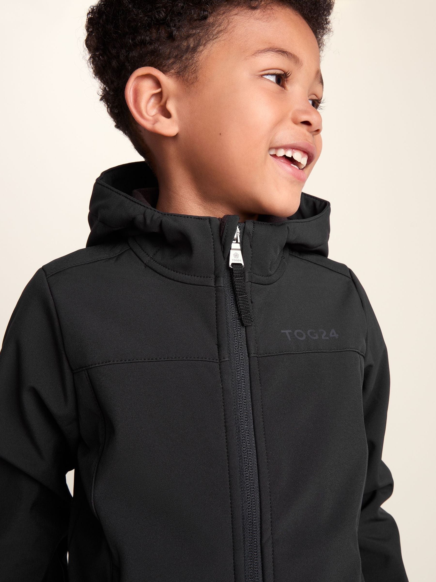 Dsiney Kidz - Tog 24 Black Koroma Softshell Hooded Jacket image 5