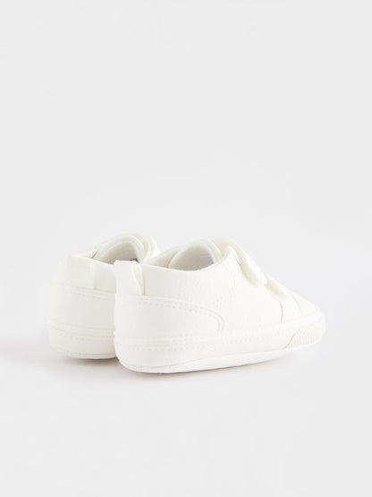 White Touch Fastening Baby Trainers (0-2mths) image 3