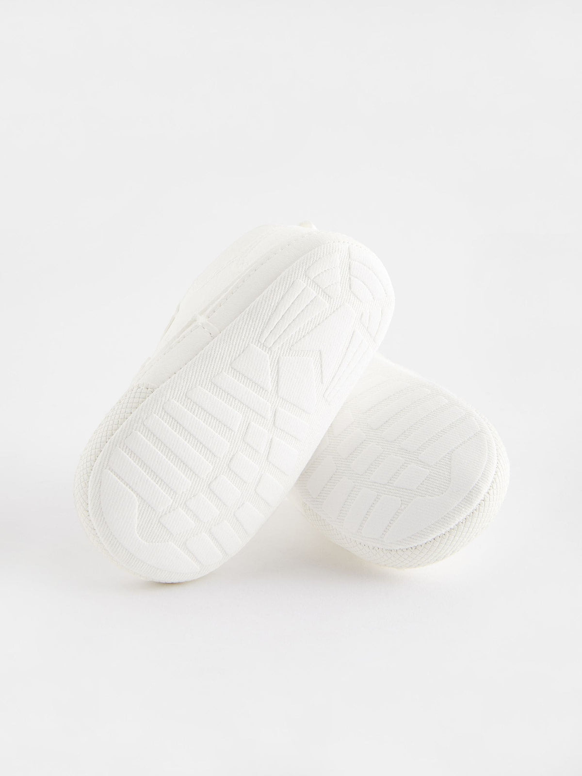 White Touch Fastening Baby Trainers (0-2mths) image 4