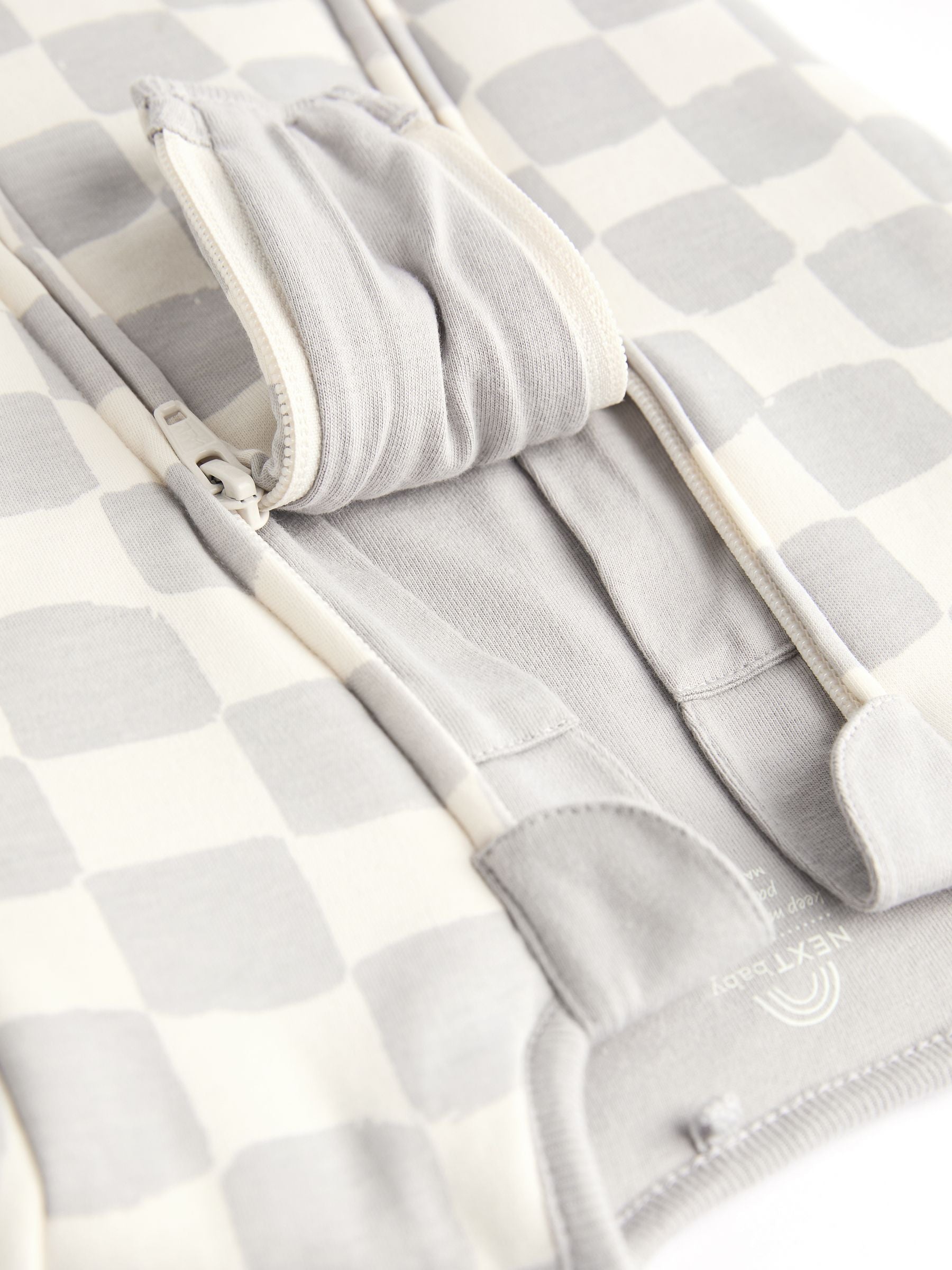 Grey Checkerboard 2.5 TOG Wadded Baby Sleepsuit image 4