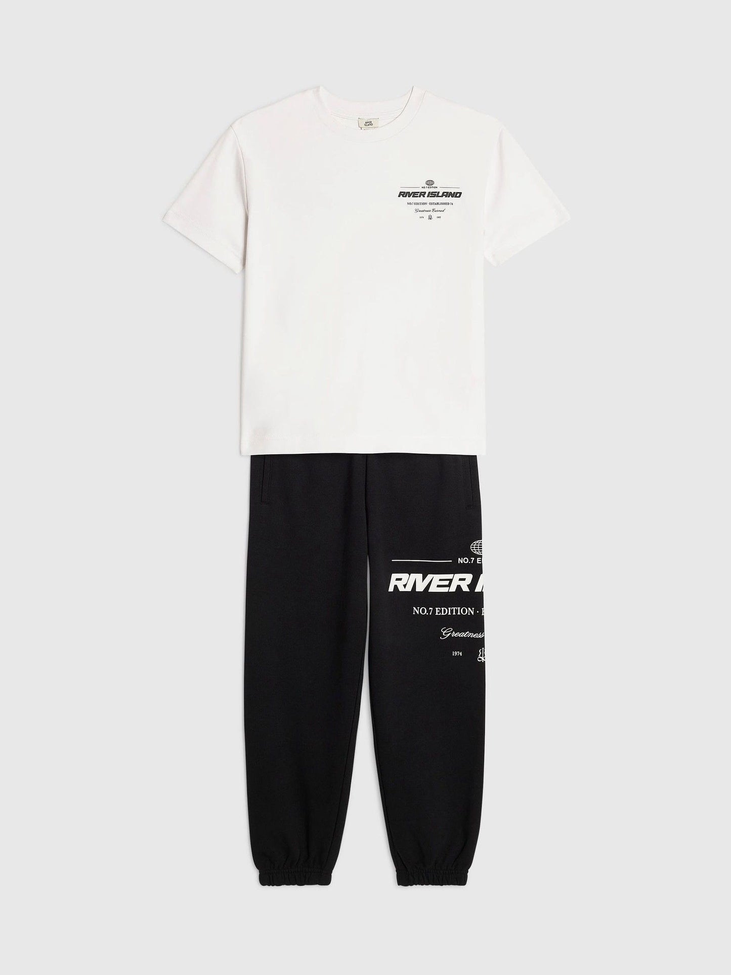 Dsiney Kidz - River Island White River Athelesuire T-Shirt & Jogger Set image 3