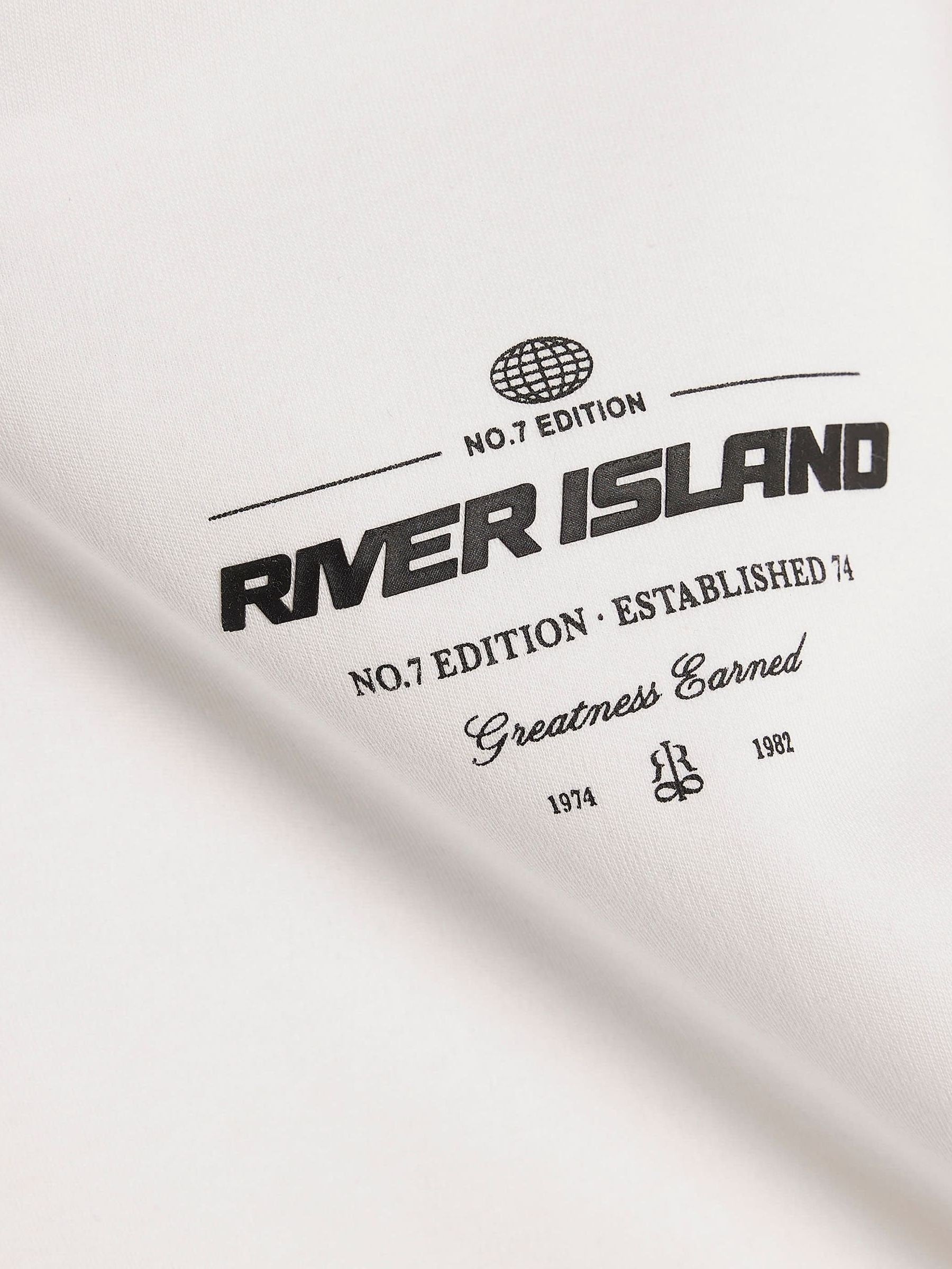 Dsiney Kidz - River Island White River Athelesuire T-Shirt & Jogger Set image 4