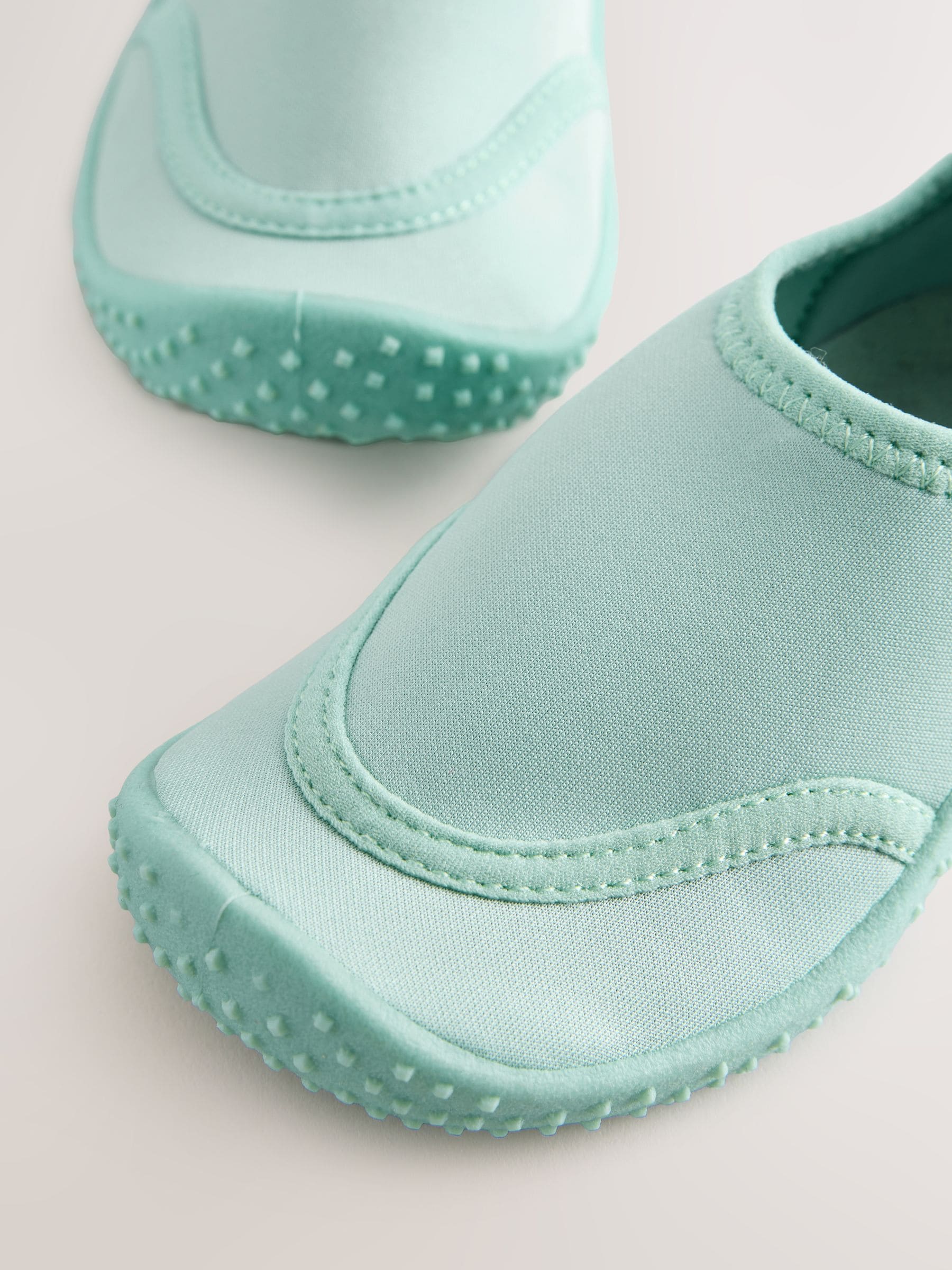 Sage Green Standard Fit (F) Swim Socks image 4