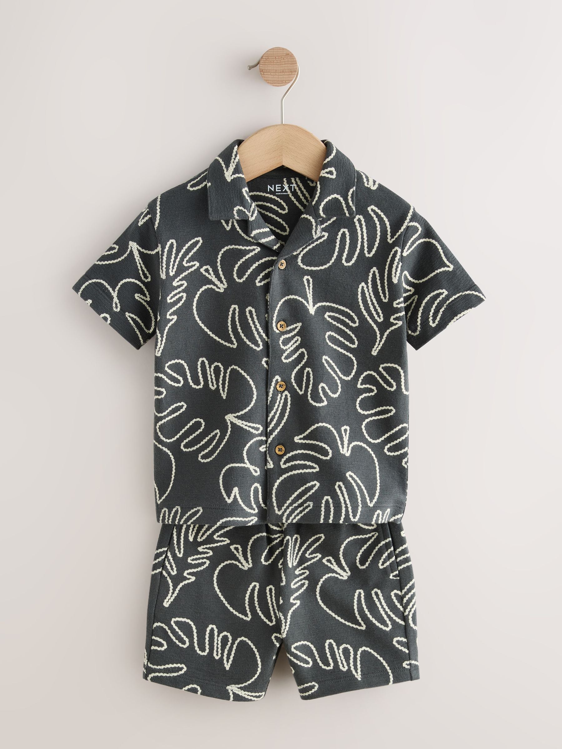 Black Leaf Print Short Sleeve Shirt and Shorts Set (3mths-7yrs) image 5