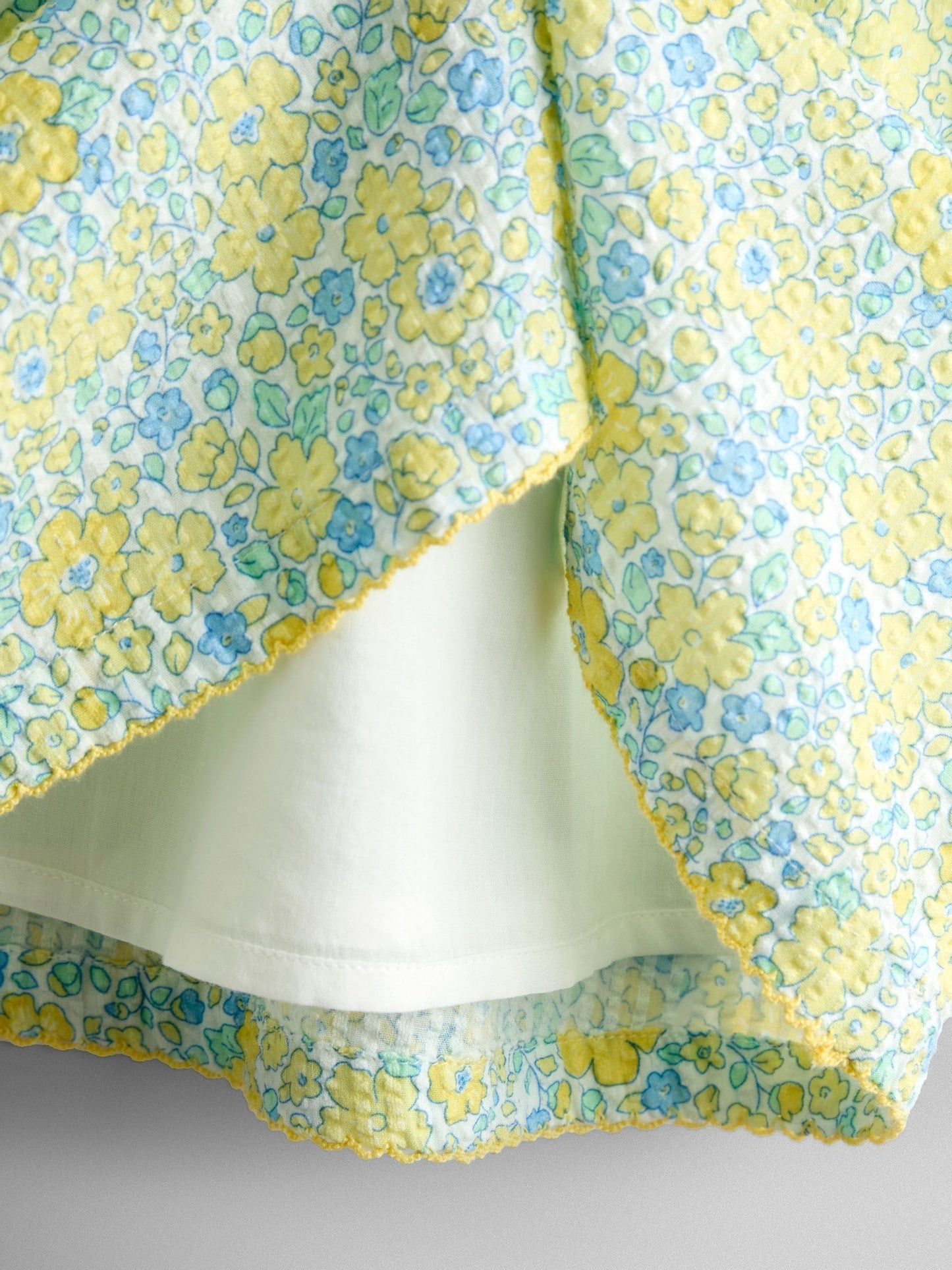 JoJo Maman Bébé Light Yellow Floral Seersucker Puff Sleeve Dress image 3