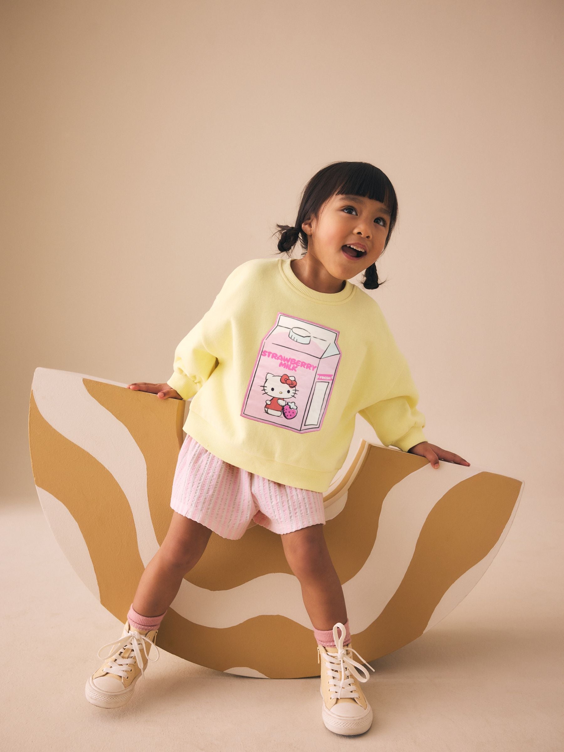 Yellow Hello Kitty Crew Neck Sweatshirt & Shorts Set (3mths-7yrs) image 2