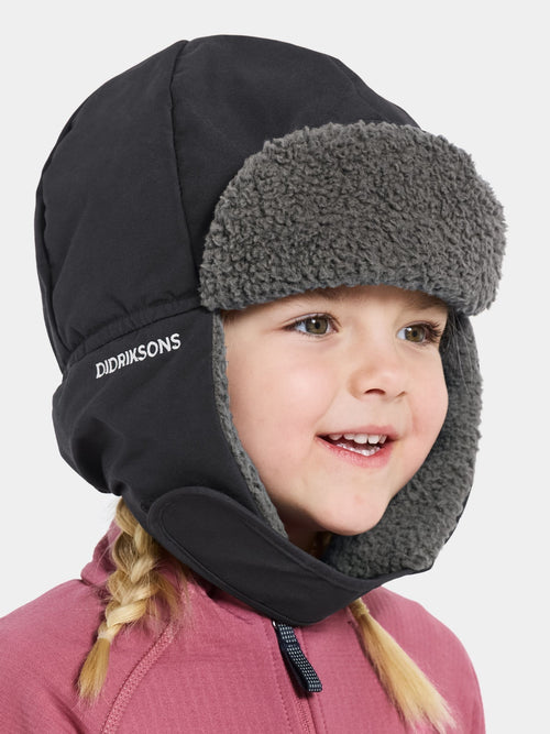 Didriksons Black Biggles Waterproof Hat image 1