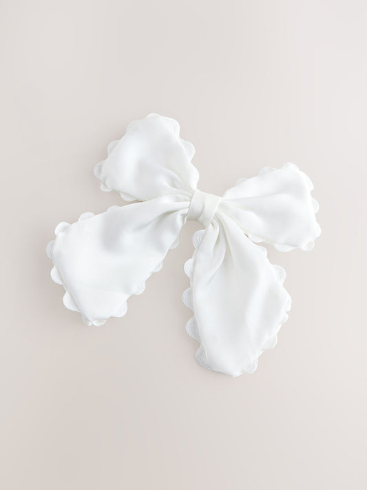 White Scallop Bow Clip image 1