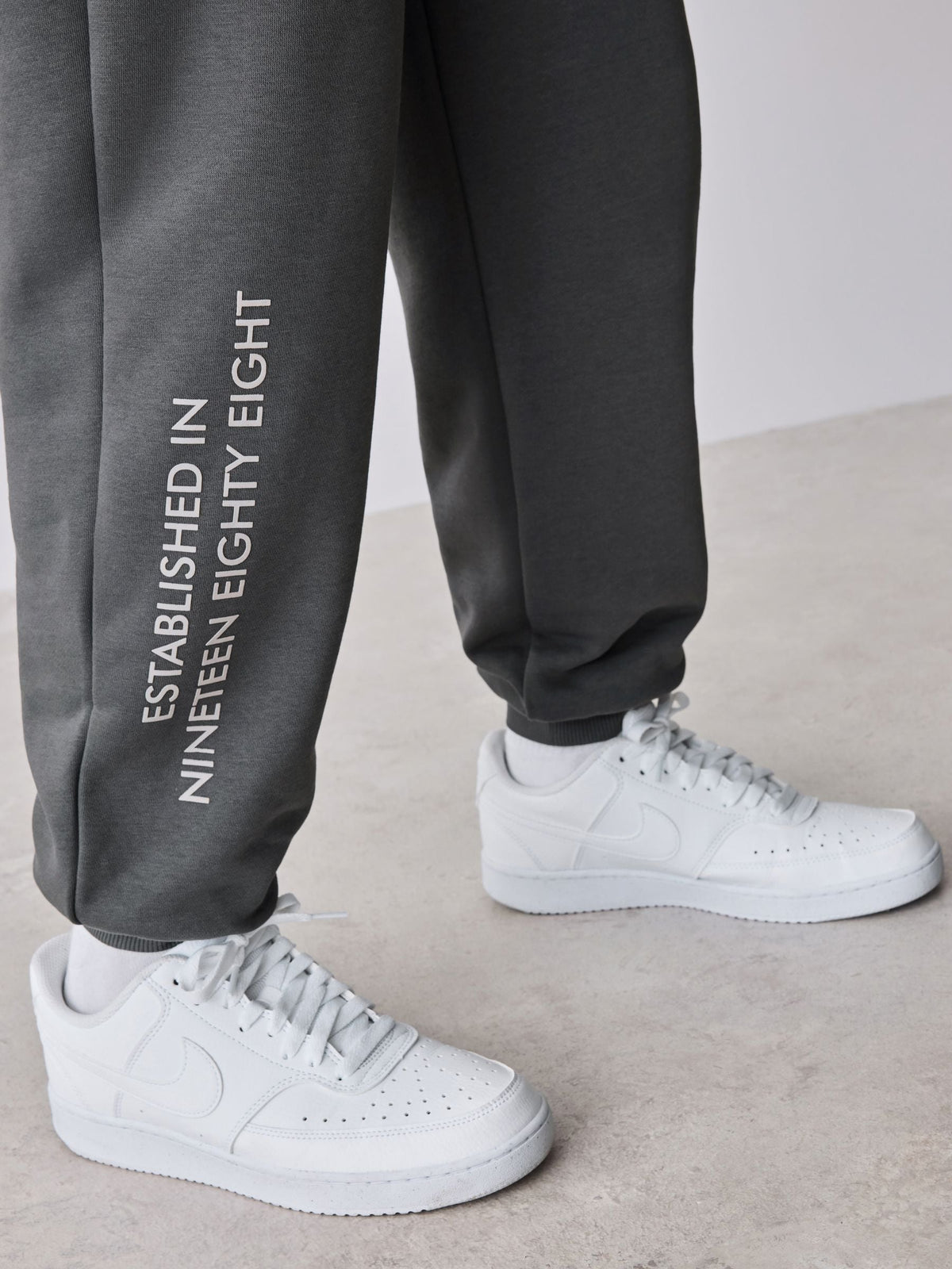 Dsiney Kidz - Baker by Ted Baker Grey Oversized Graphic Sweatshirt and Joggers Set image 7