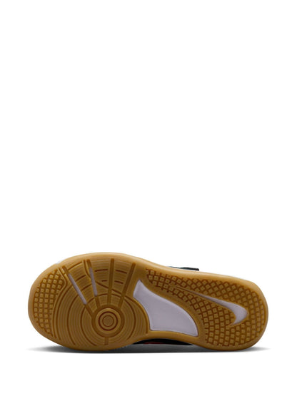 Nike Black/Green Junior Omni Court Trainers image 5