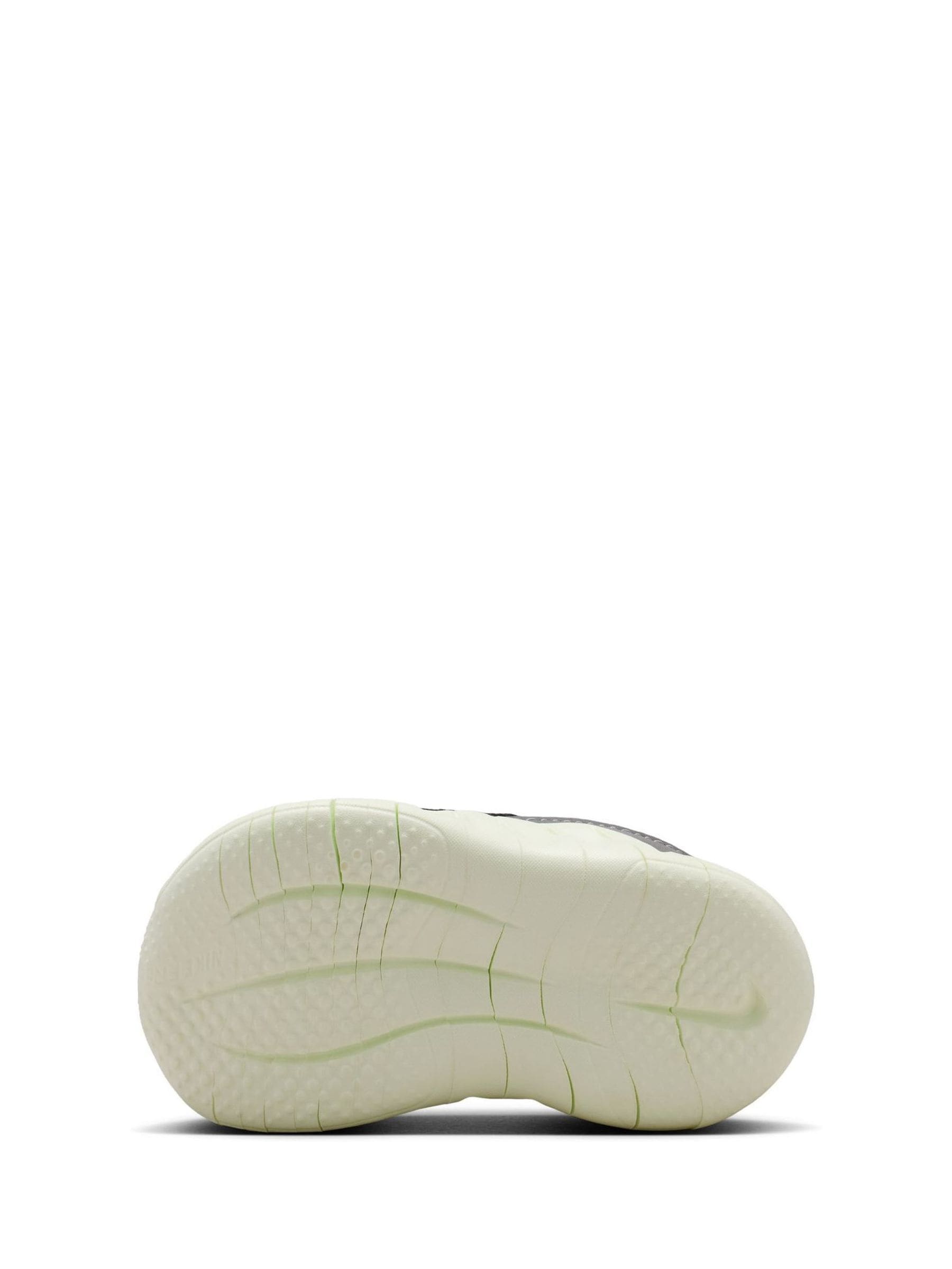 Nike Black/Green Free Ride Baby/Toddler Trainers image 5