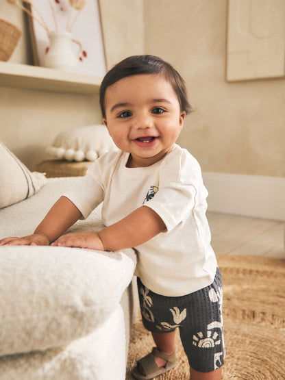 Grey/White Palm Top and Shorts Baby Set (0mths-2yrs) image 4
