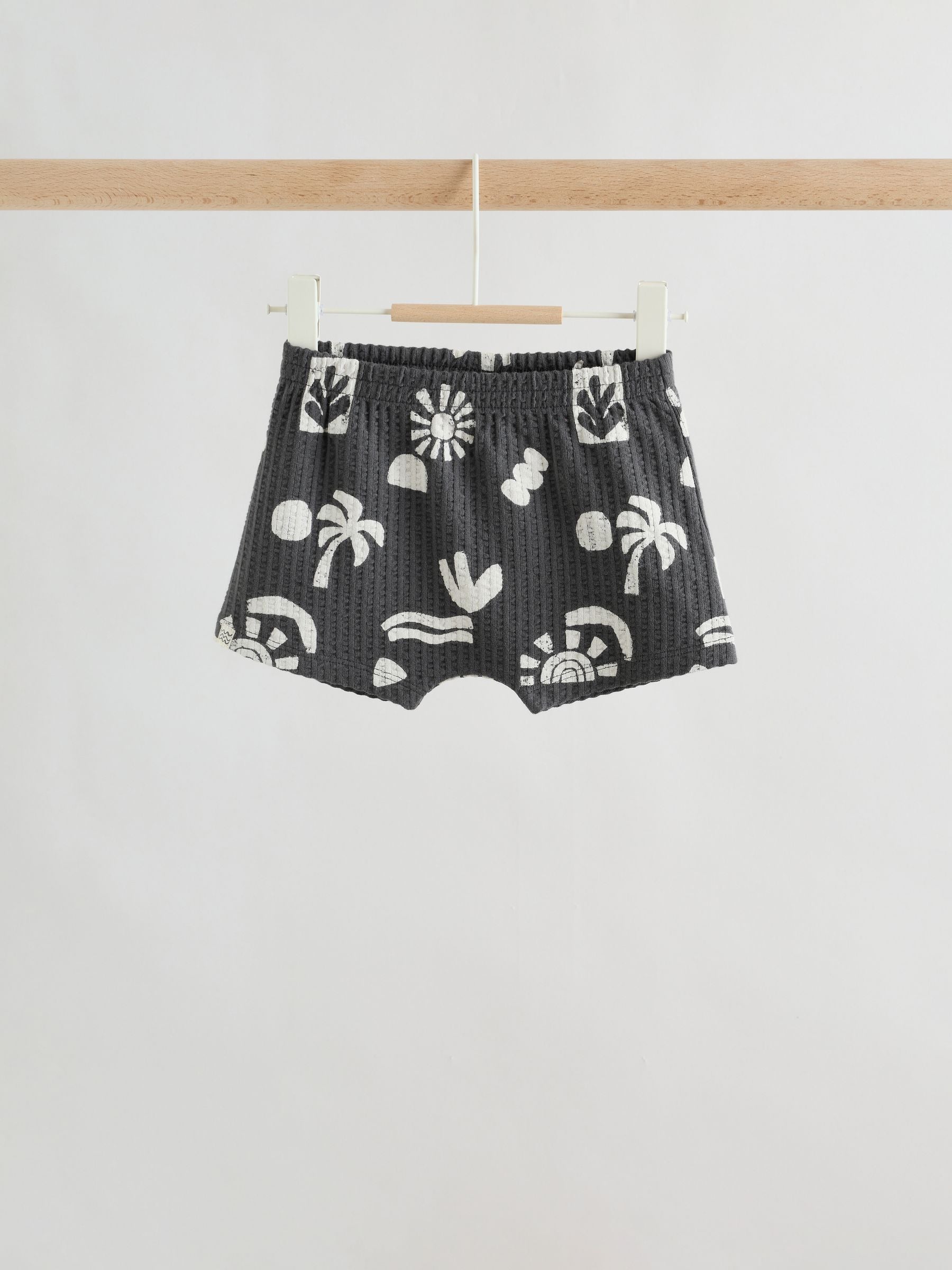 Grey/White Palm Top and Shorts Baby Set (0mths-2yrs) image 7