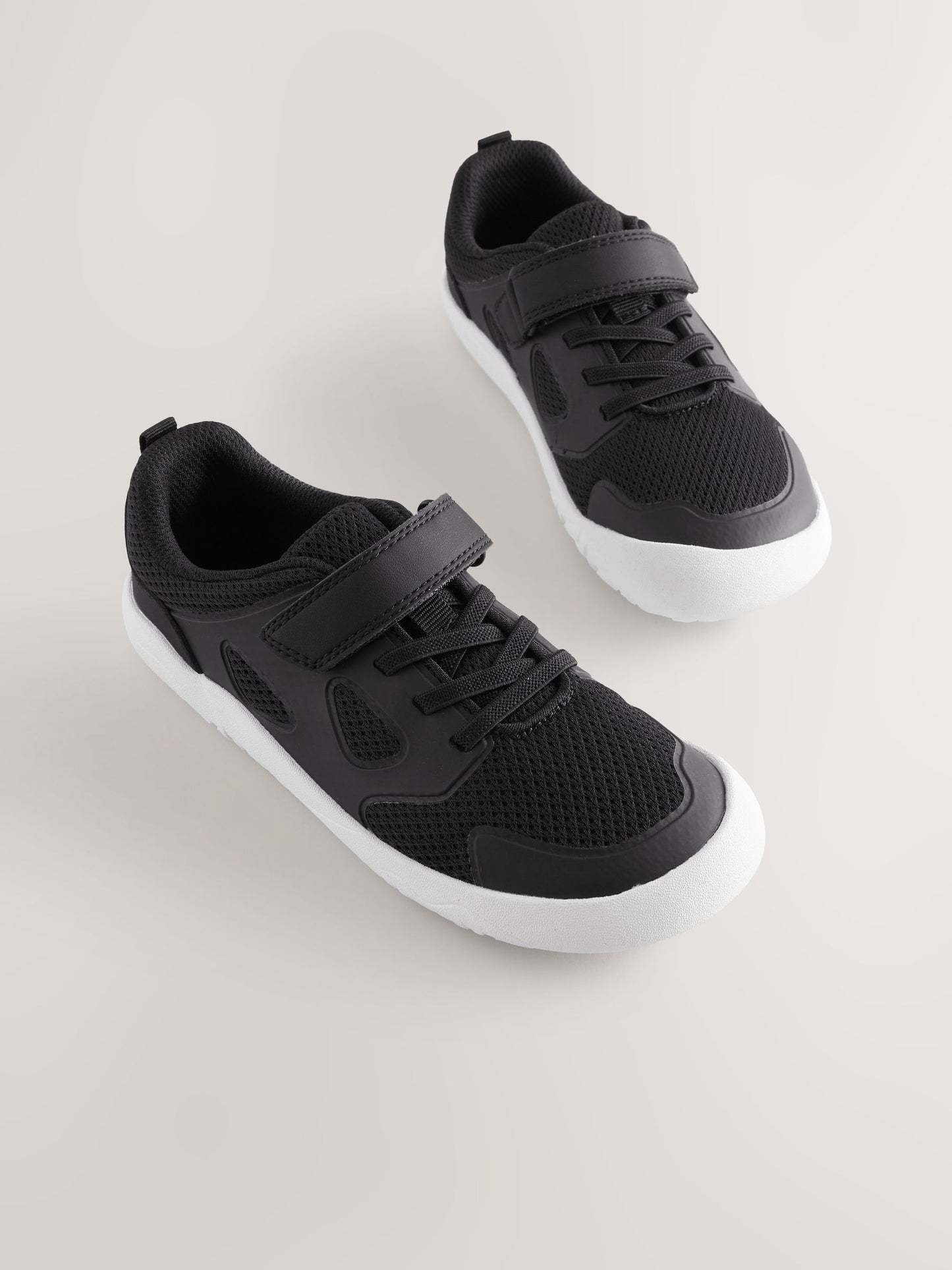 Black/White Barefoot Touch Fastening Elastic Lace Trainers image 1