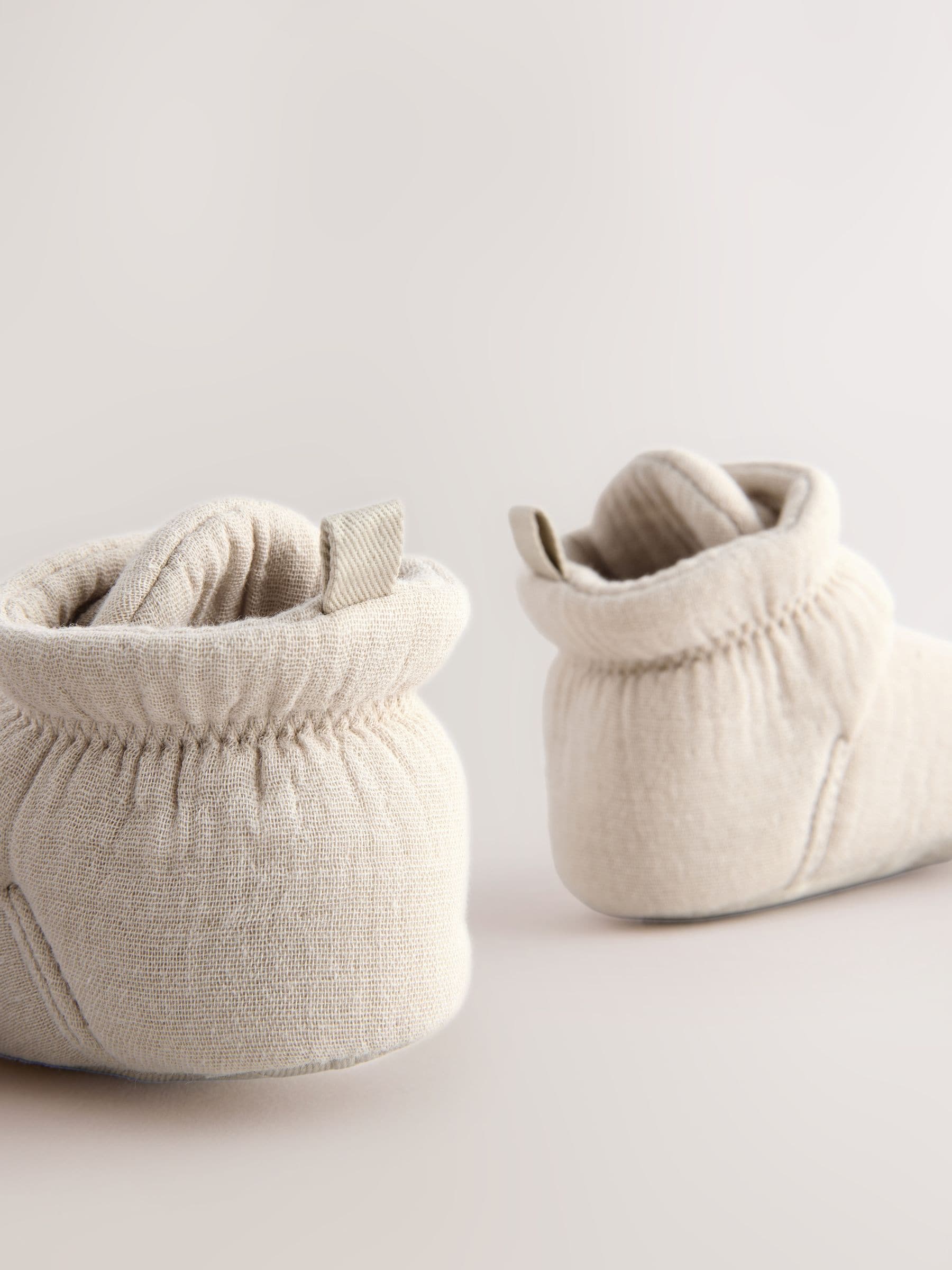 Neutral Muslin Wrap Baby Slipper Boots (0-18mths) image 4