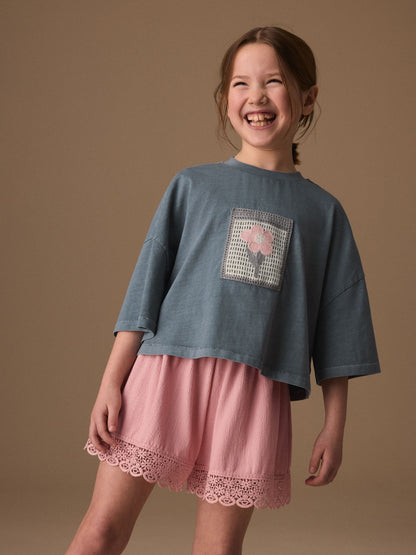 Dsiney Kidz - Grey/Pink Flower Detail T-Shirt and Textured Shorts Set (3-16yrs) image 2