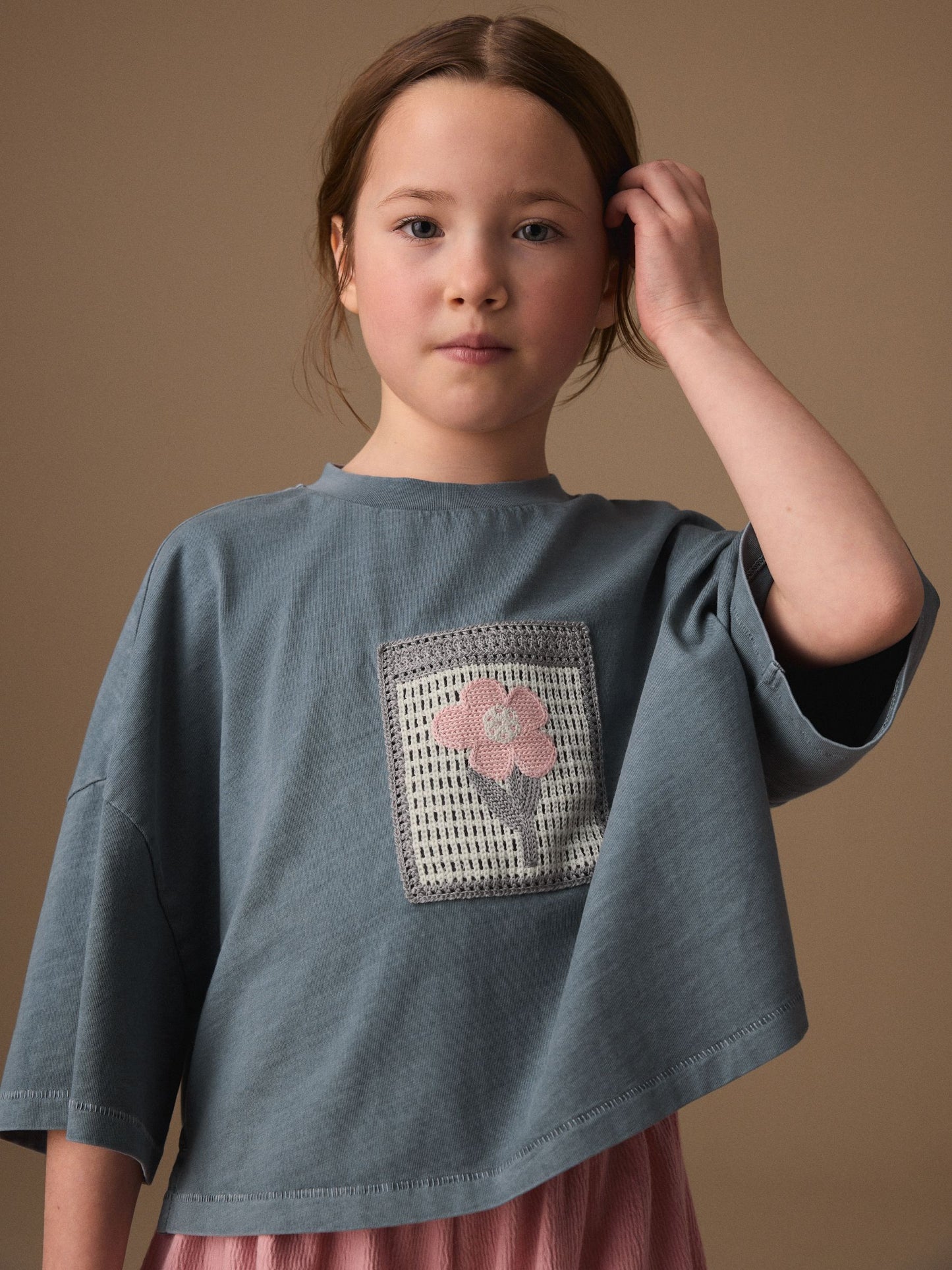 Dsiney Kidz - Grey/Pink Flower Detail T-Shirt and Textured Shorts Set (3-16yrs) image 4