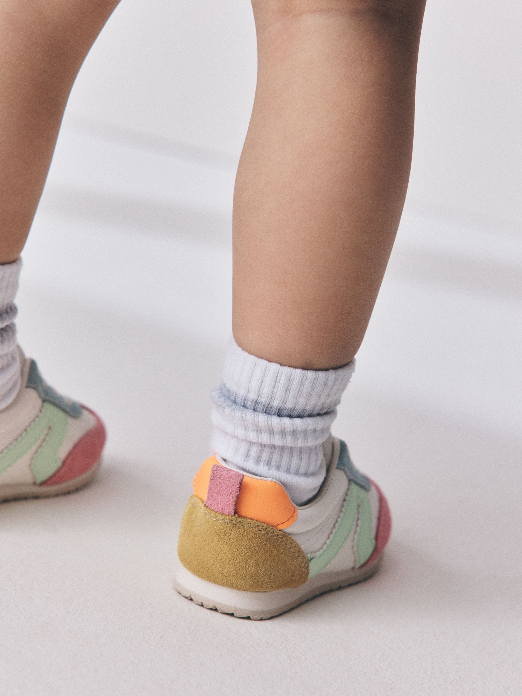 Multi Standard Fit (F) Elastic Lace Trainers image 3