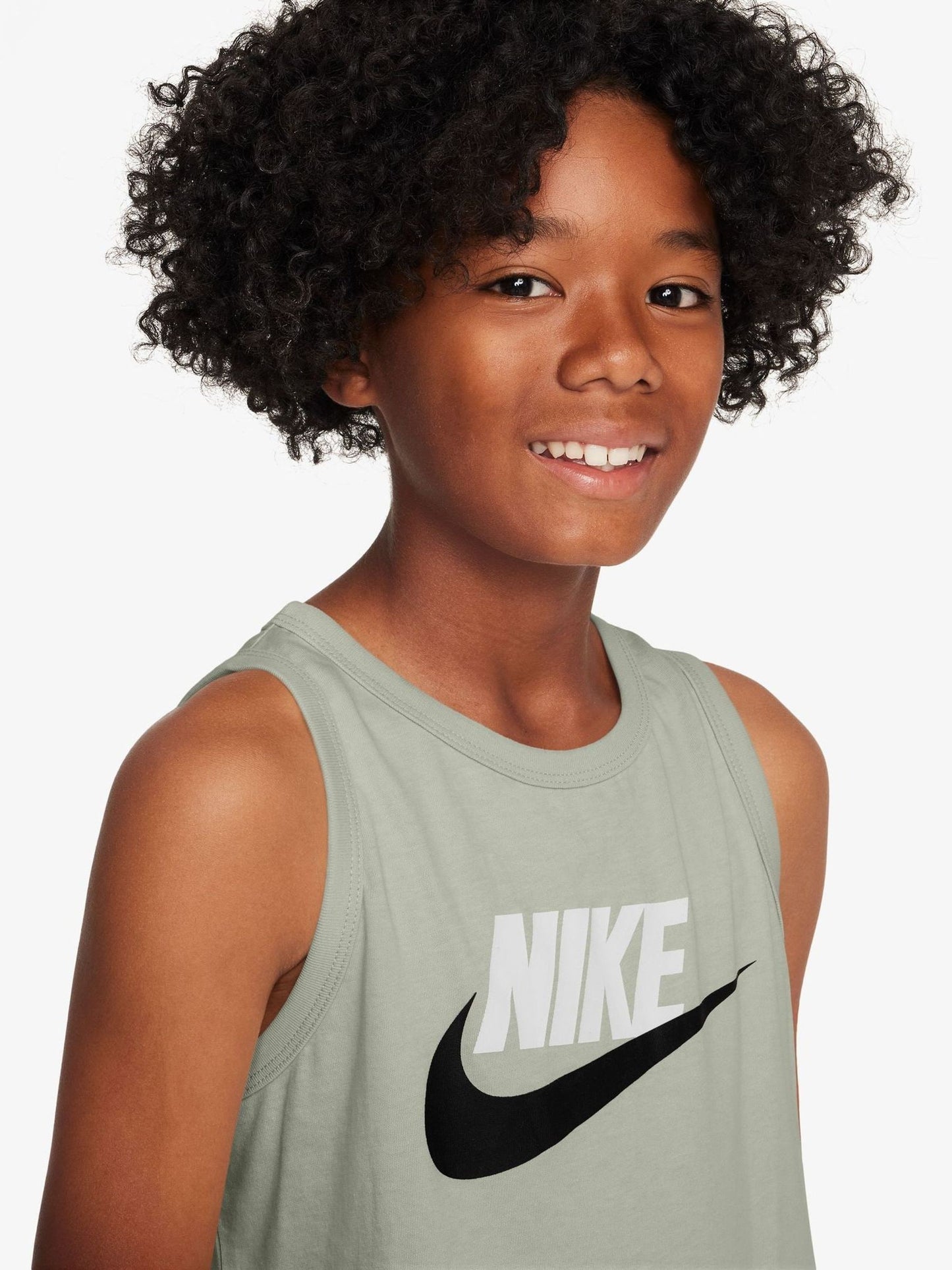 Dsiney Kidz - Nike Green Sportswear Vest image 3