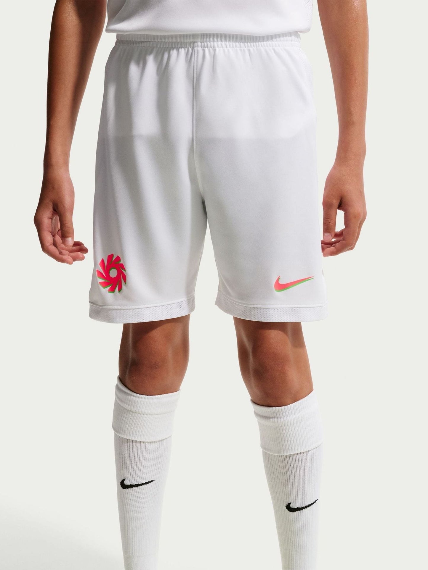 Dsiney Kidz - Nike White Erling Haaland Academy Dri-FIT Football Shorts image 1