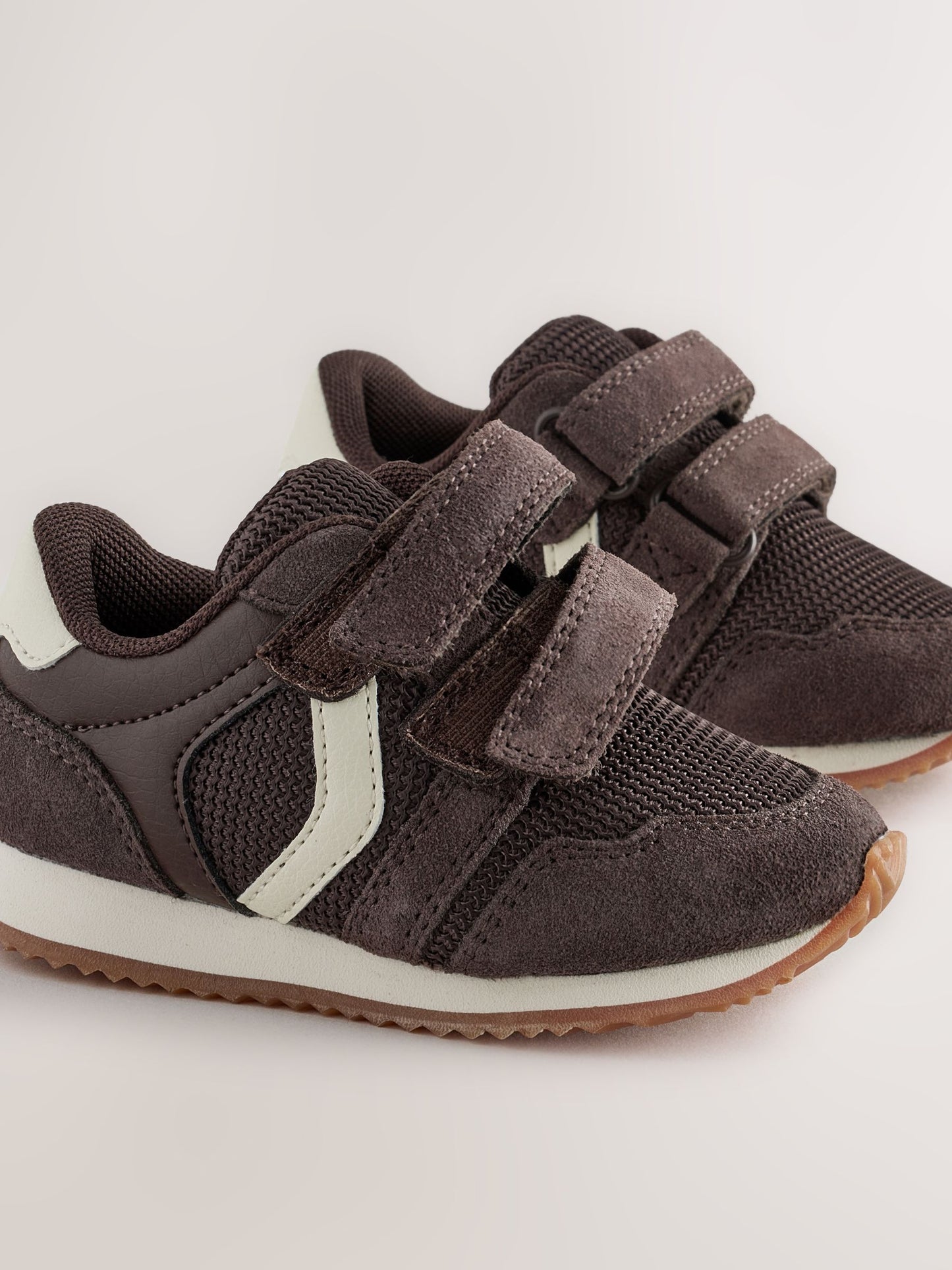 Chocolate Brown Standard Fit (F) Touch Fastening Trainers image 4