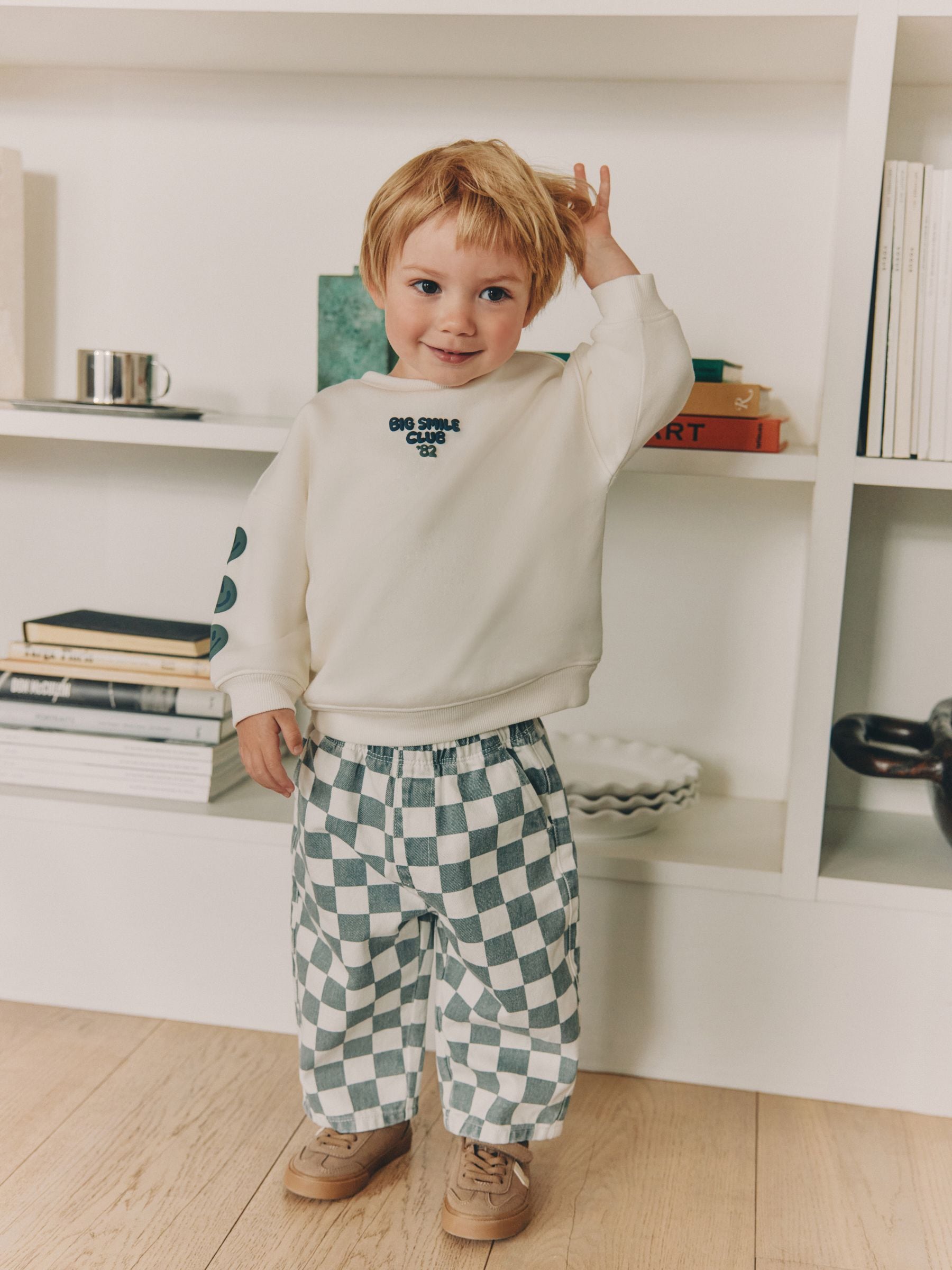Dsiney Kidz - White and Green Long Sleeve Top and Trousers Set (3mths-7yrs) image 1