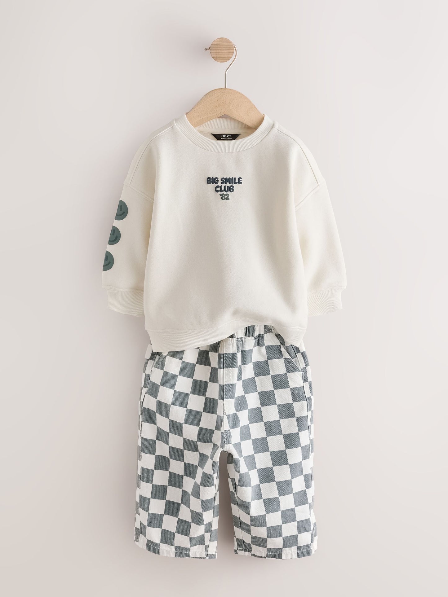 Dsiney Kidz - White and Green Long Sleeve Top and Trousers Set (3mths-7yrs) image 6