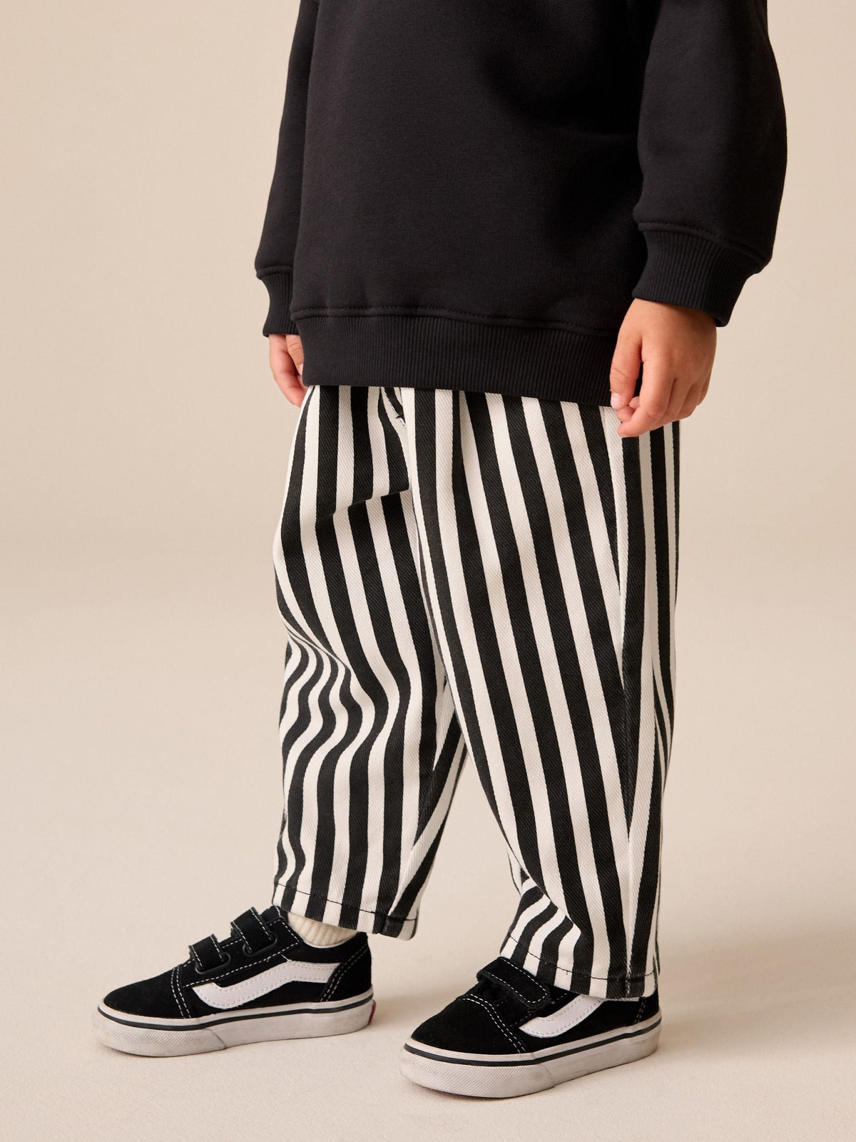 Black/White Long Sleeve Top and Trousers Set (3mths-7yrs) - image 3