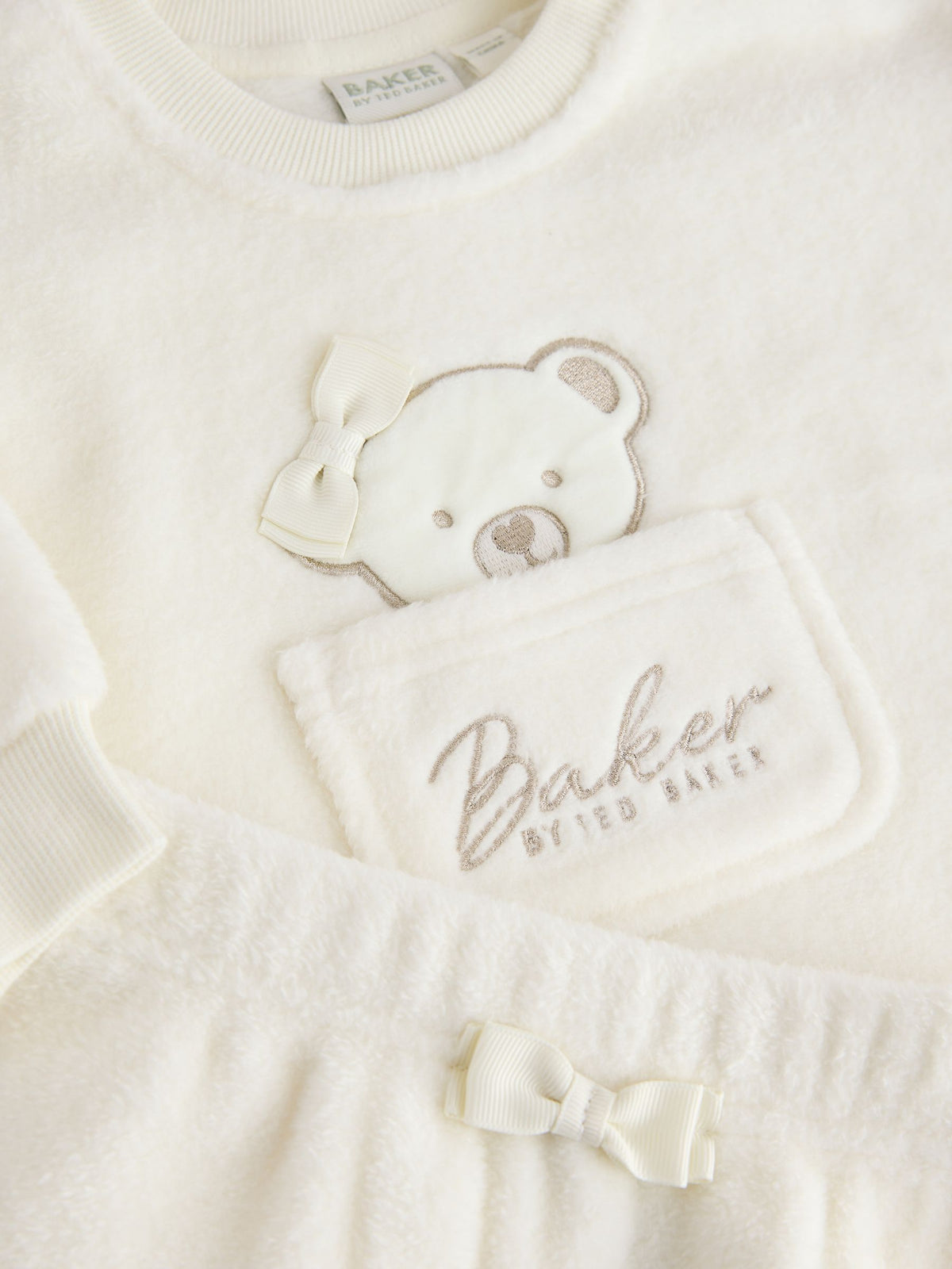Dsiney Kidz - Baker by Ted Baker Cream 2 Piece Fleece Bear Graphic Top & Joggers Set image 3