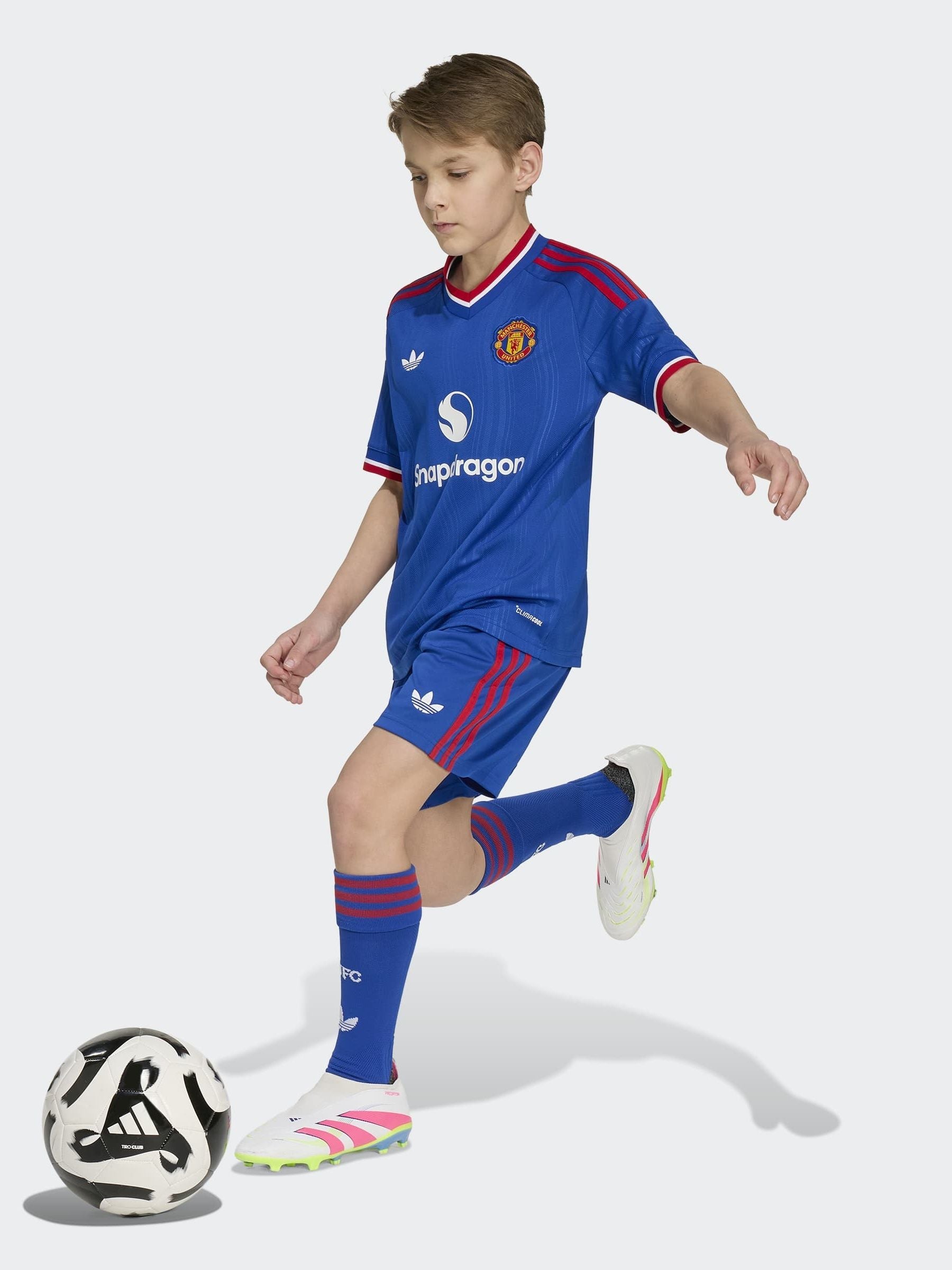 Dsiney Kidz - adidas Blue Manchester United 26/27 Kids Away Shorts image 3