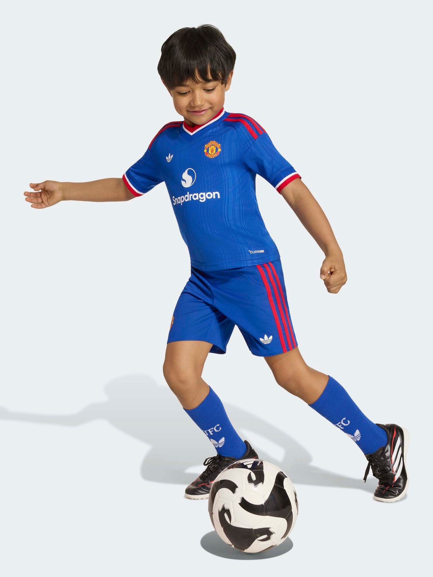 Dsiney Kidz - adidas originals Blue Kids Manchester United 26/27 Away T-Shirt Set image 3