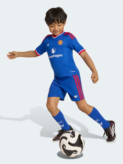 Dsiney Kidz - adidas originals Blue Kids Manchester United 26/27 Away T-Shirt Set image 3