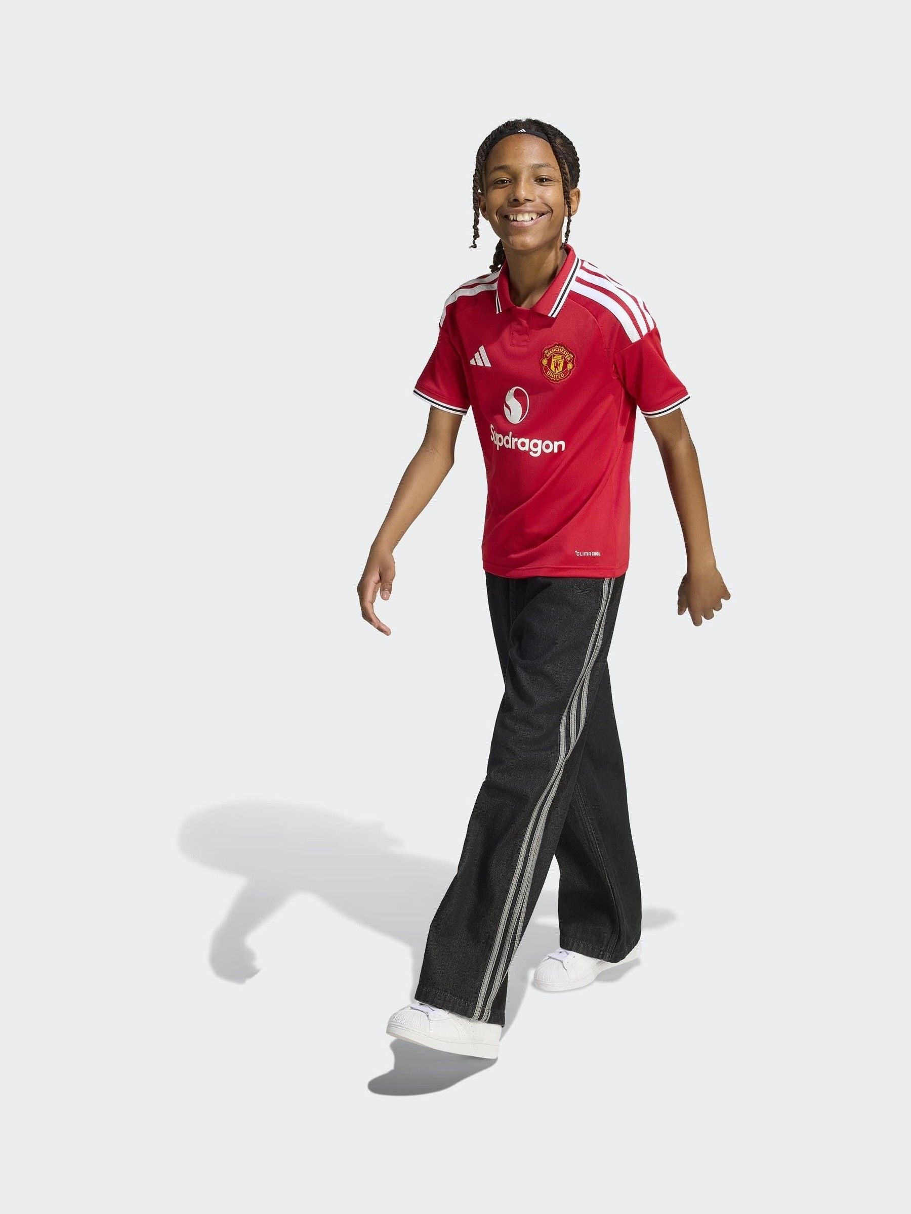 Dsiney Kidz - adidas Red Kids Manchester United 26/27 Home Shirt image 3