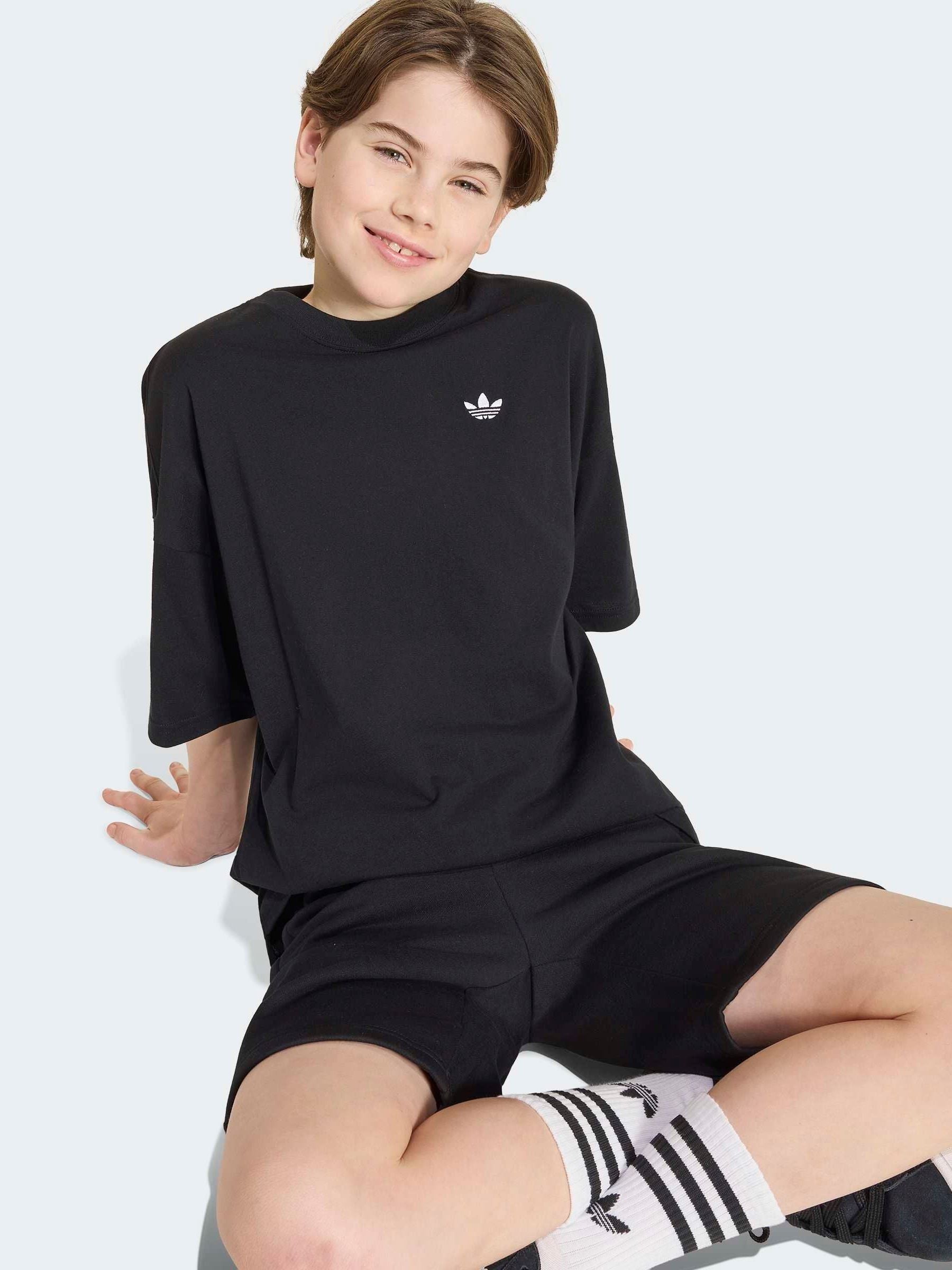 Dsiney Kidz - adidas originals Black Top and Short Set image 1