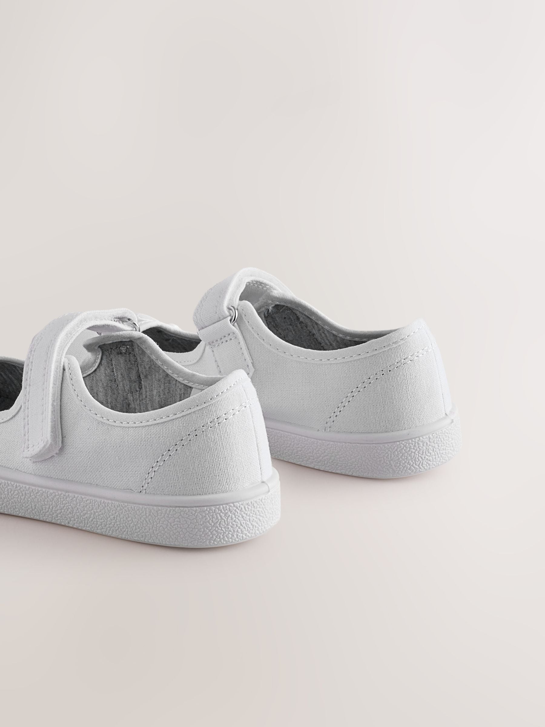 White Standard Fit (F) School Bow Plimsoll Shoes image 4