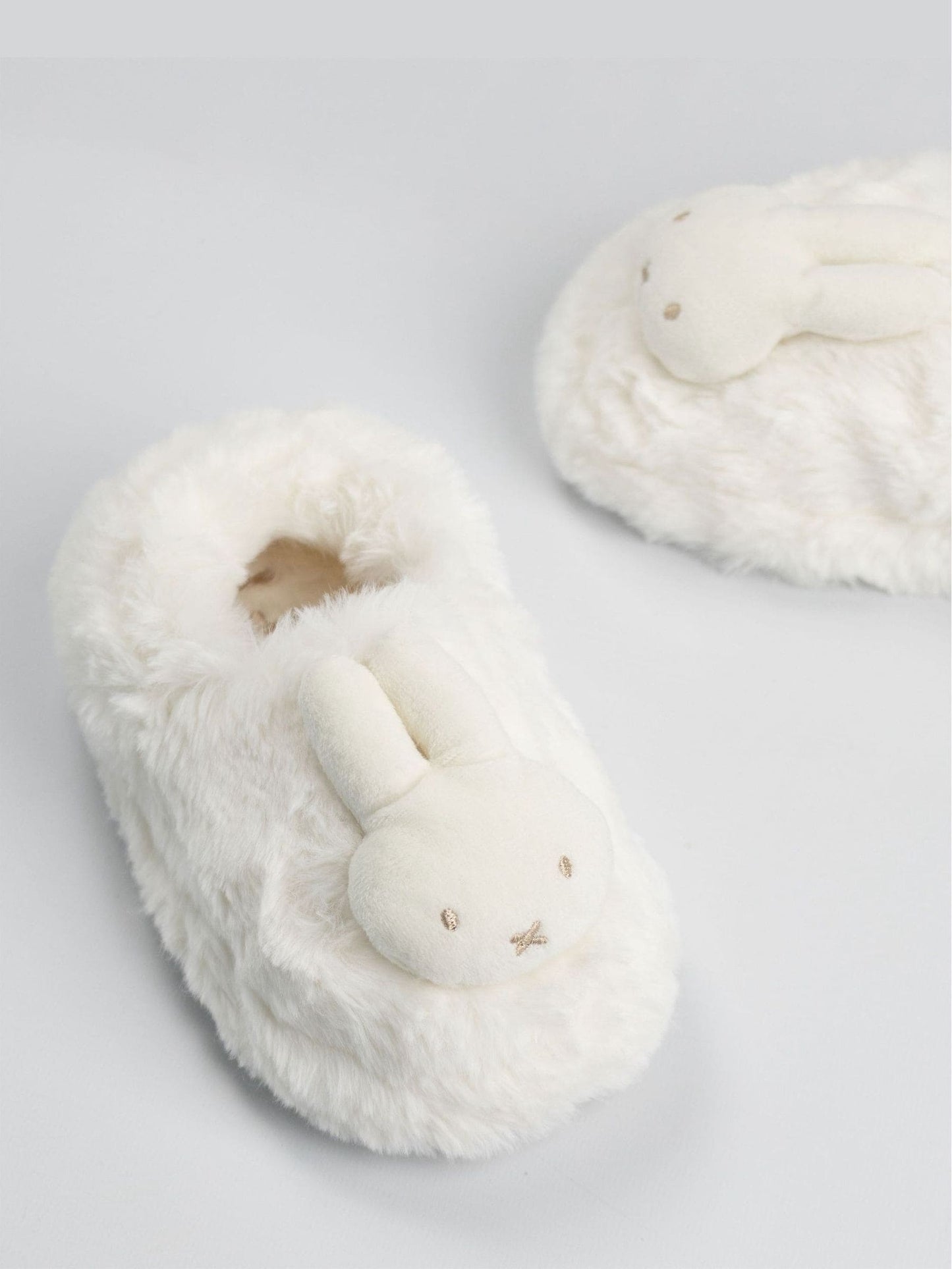Vanilla Underground White Miffy Character Face Slippers image 5