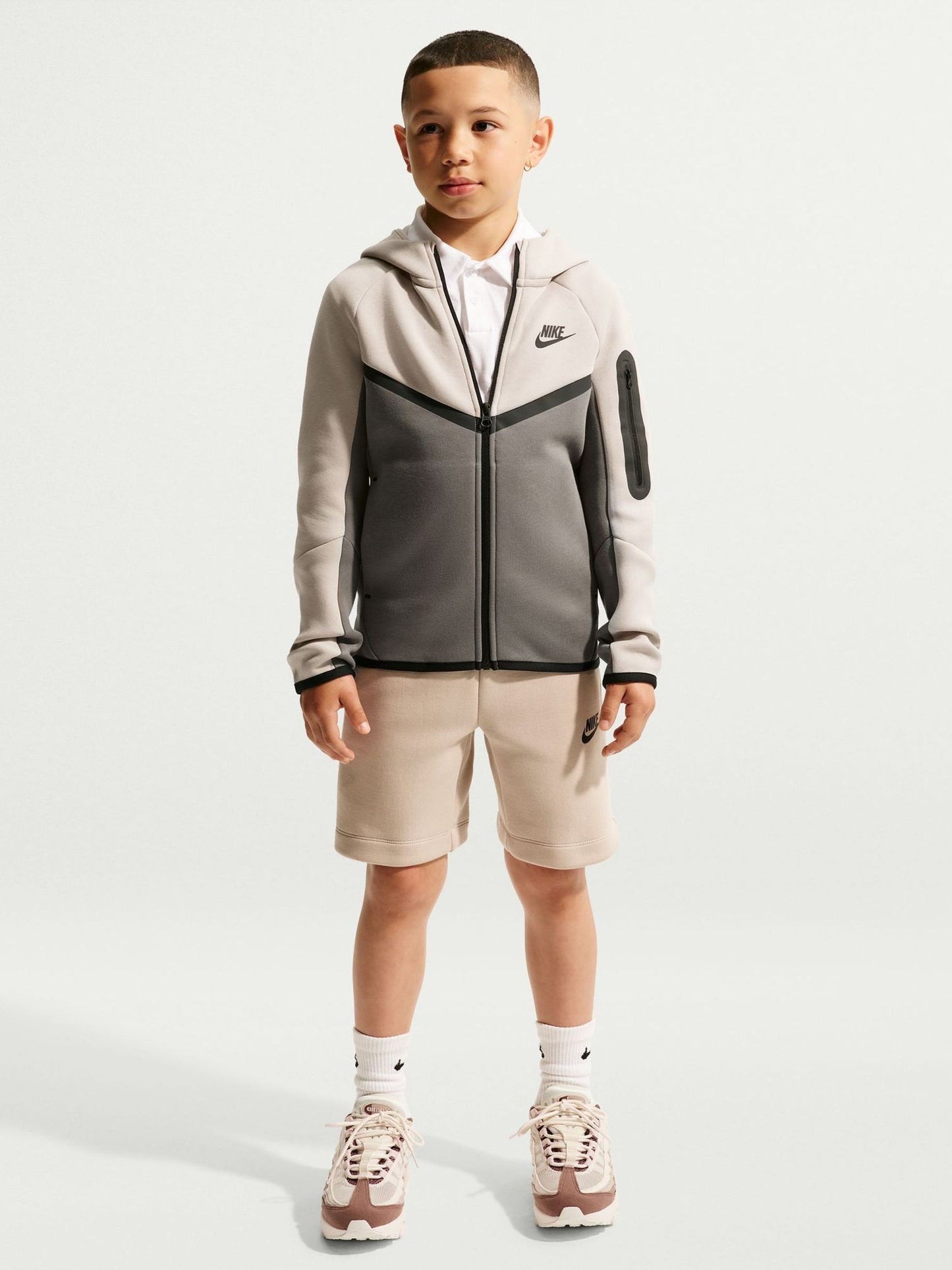 Dsiney Kidz - Nike Particle Grey Tech Fleece Zip Through Hoodie image 2