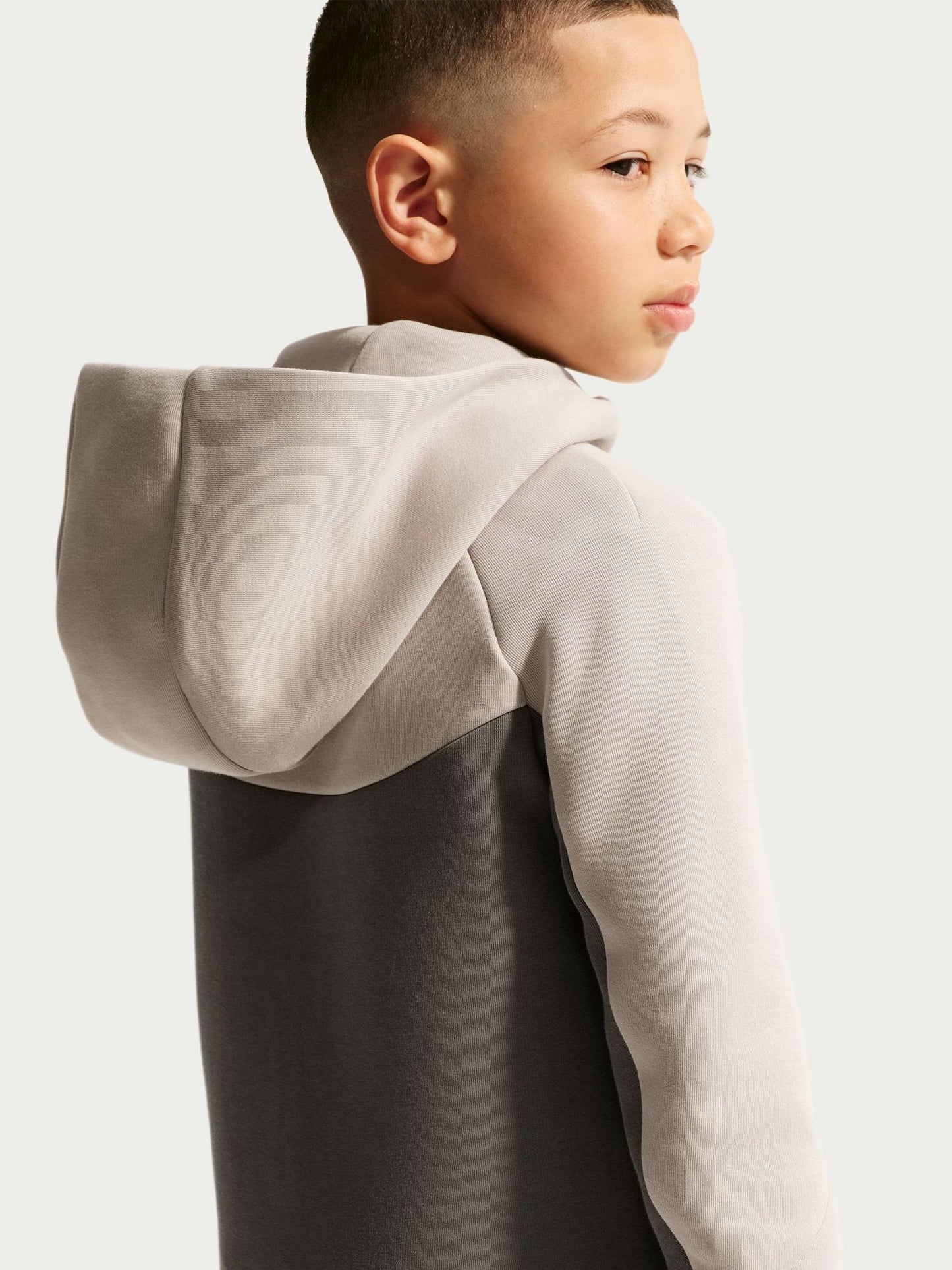 Dsiney Kidz - Nike Particle Grey Tech Fleece Zip Through Hoodie image 5
