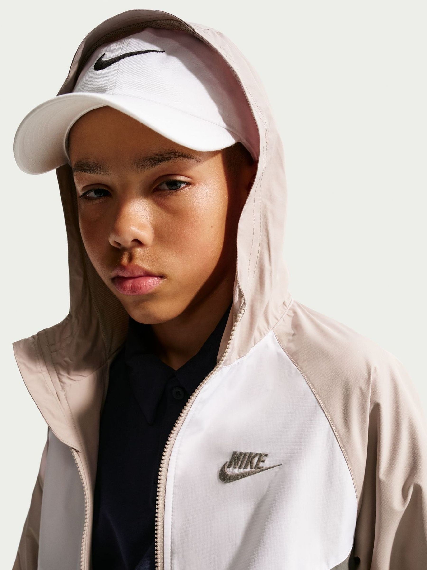 Dsiney Kidz - Nike Particle Grey Sportswear Windrunner Hooded Repel Jacket image 5