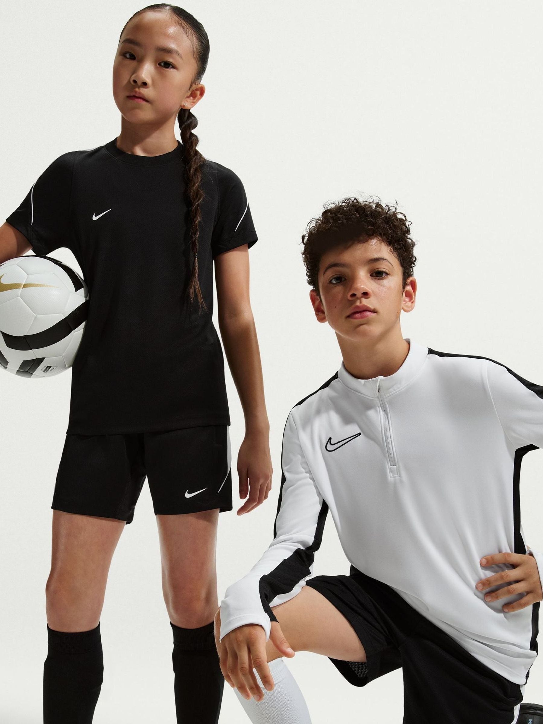 Dsiney Kidz - Nike Black Strike Dri-FIT Football Knit Shorts image 3