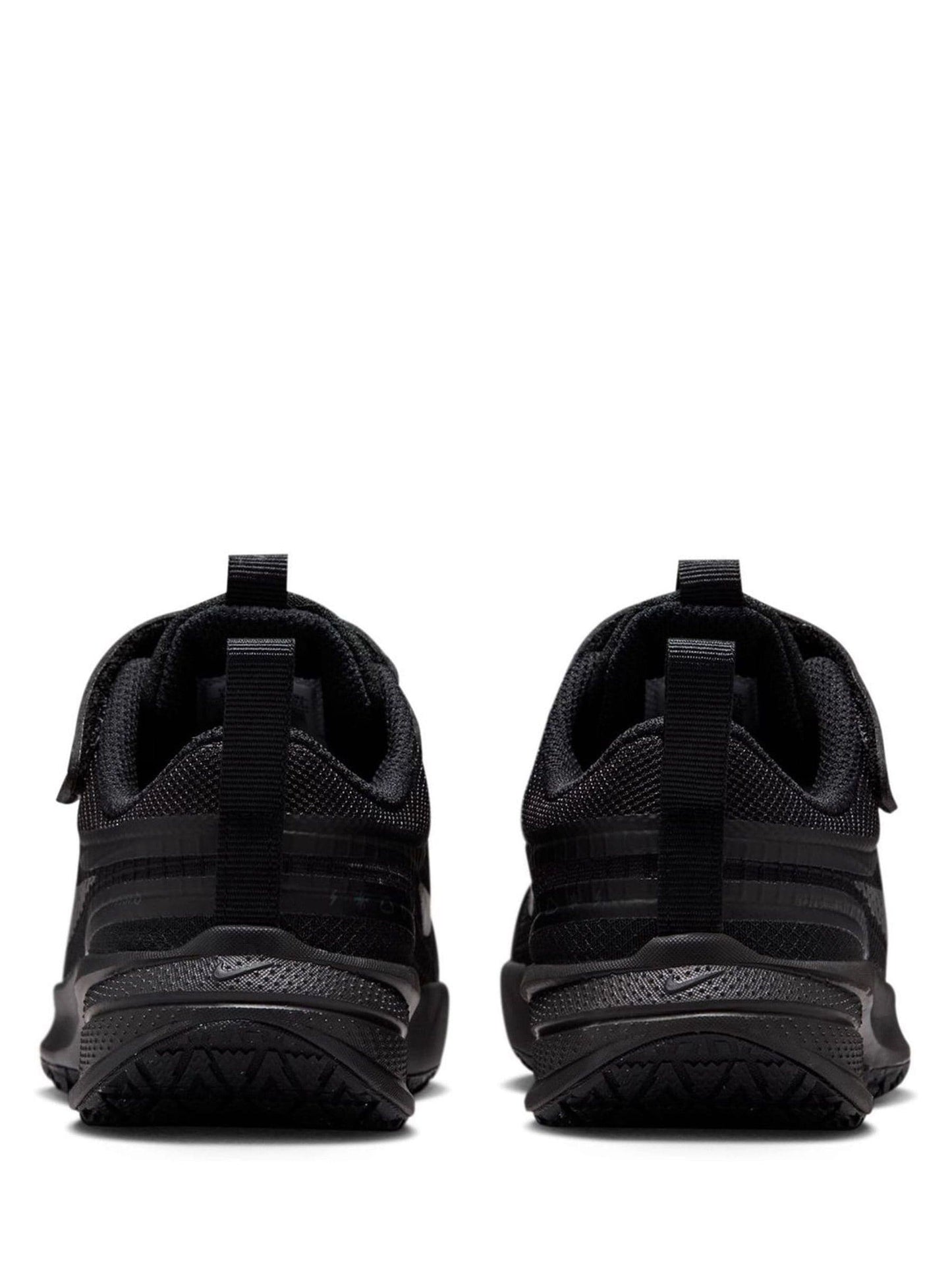 Nike Black Junior Star Runner Utility Trainers image 4