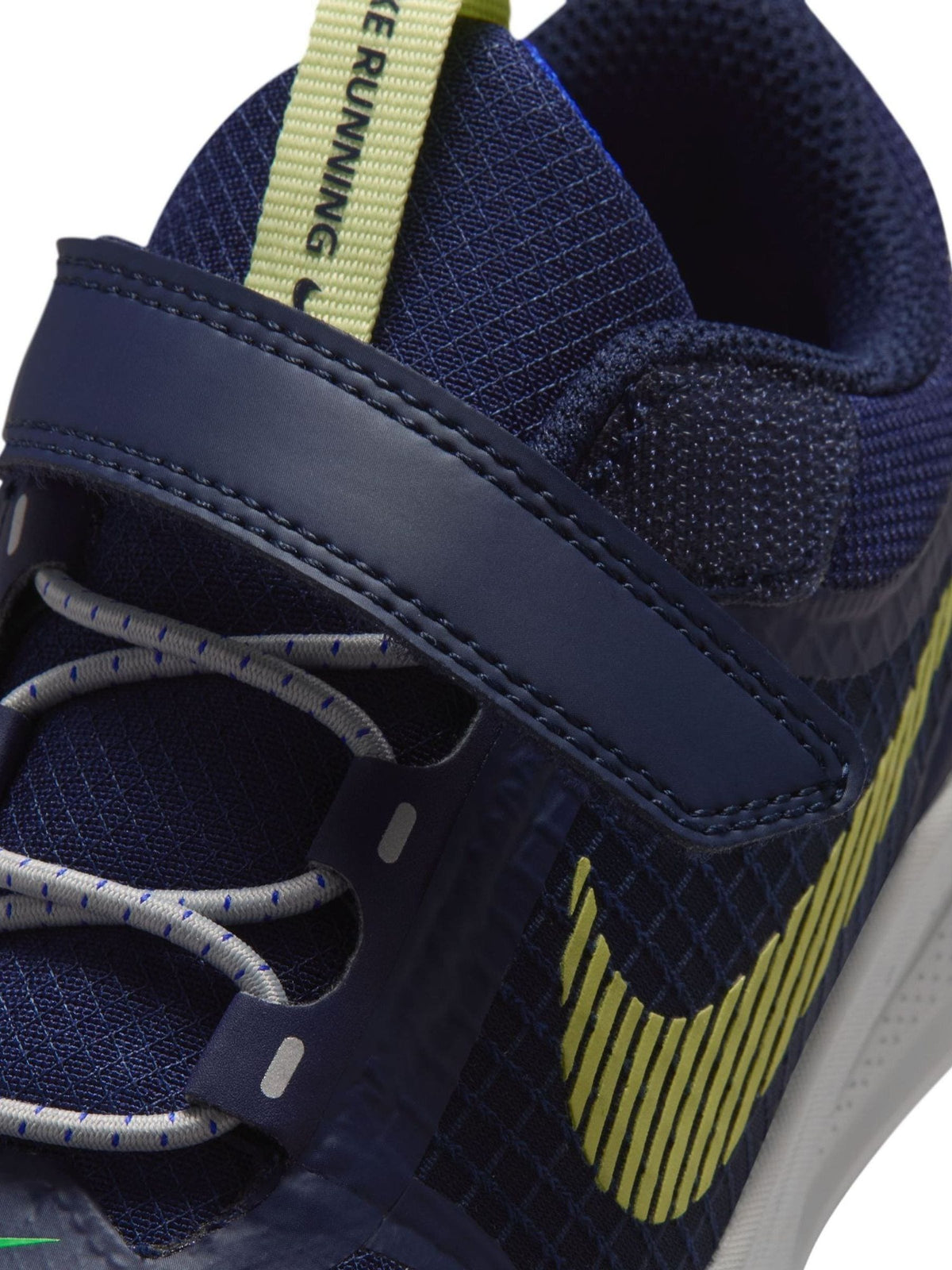 Dsiney Kidz - Nike Navy Yellow Junior Star Runner Utility Trainers image 7