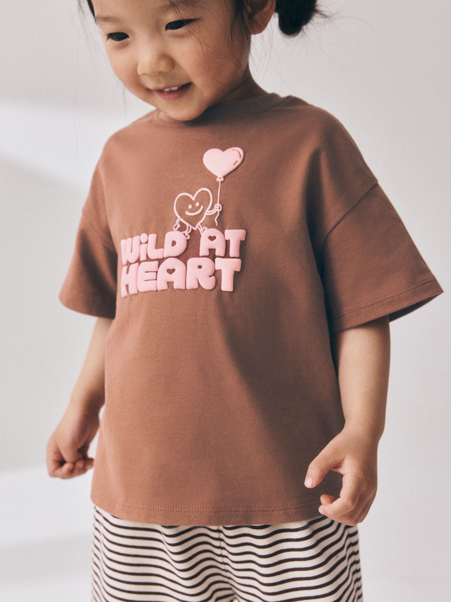 Dsiney Kidz - Brown Heart Stripe Short Sleeve T-Shirt and Wide Leg Trousers Set (3mths-7yrs) image 4