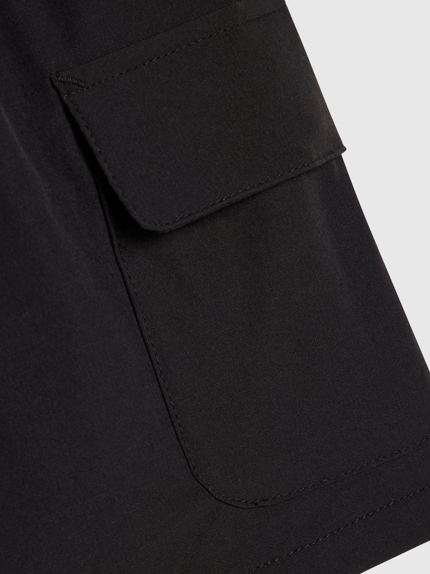 Dsiney Kidz - River Island Black Zip Pocket Cargo Shorts image 4