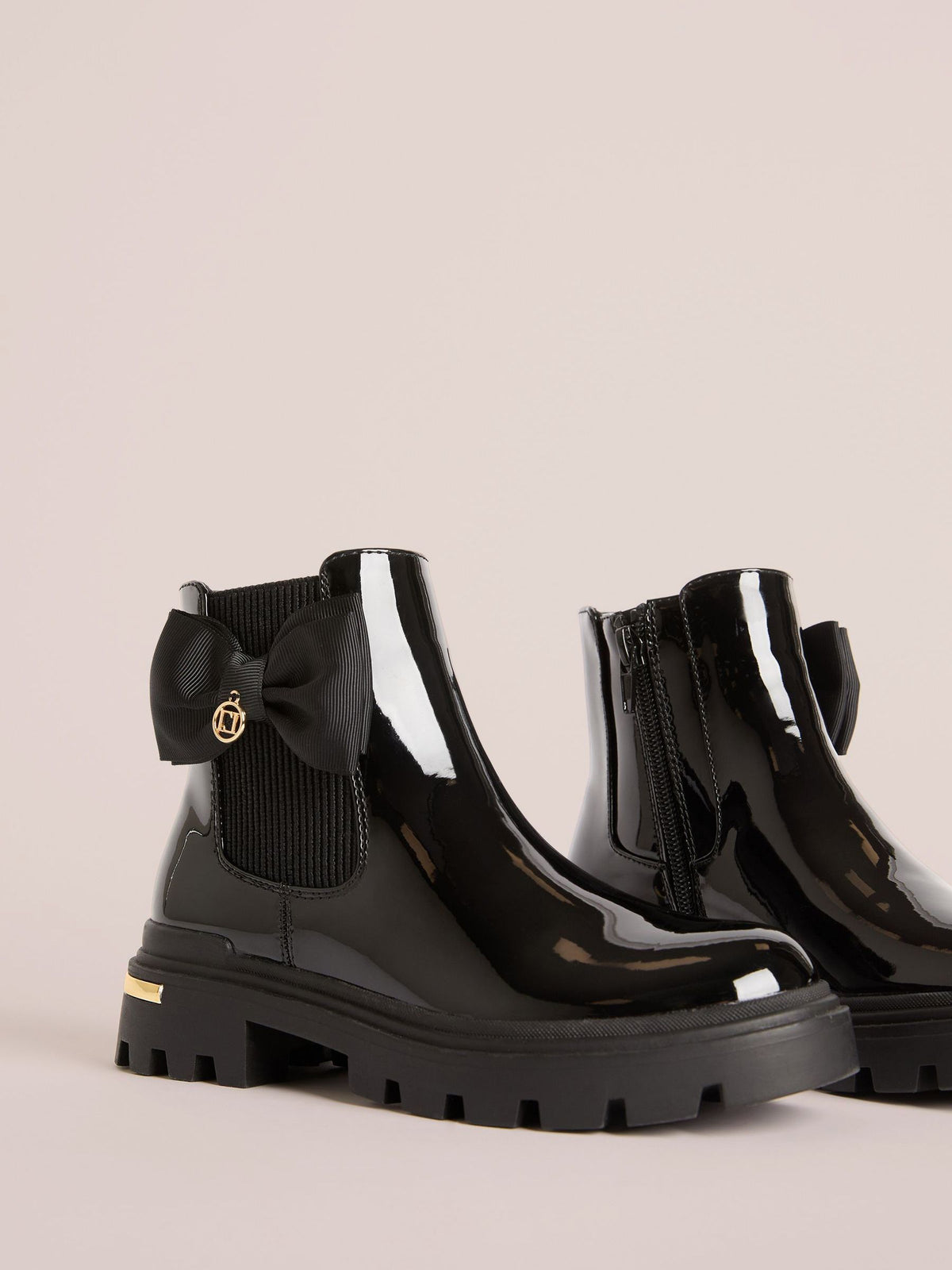 Dsiney Kidz - Lipsy Black Red Patent Faux Leather Bow Elasticated Heel Clip Ankle Chelsea Boots image 2